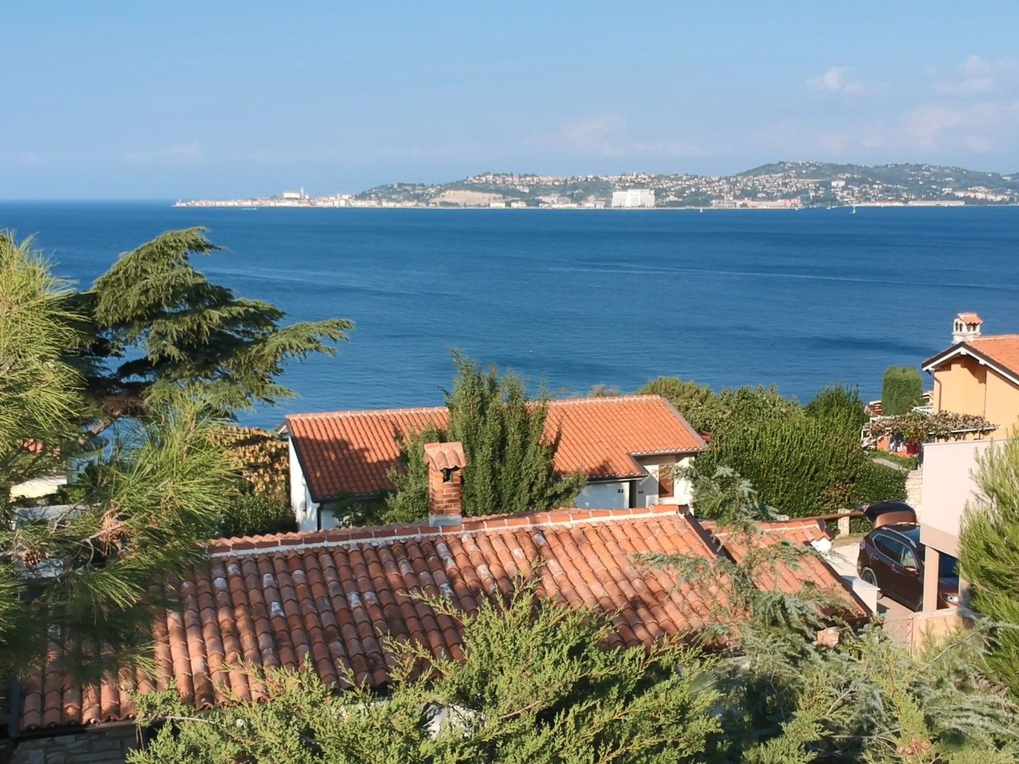 Villa del Golfo, Apartement mit Garten und Pool-Binnen