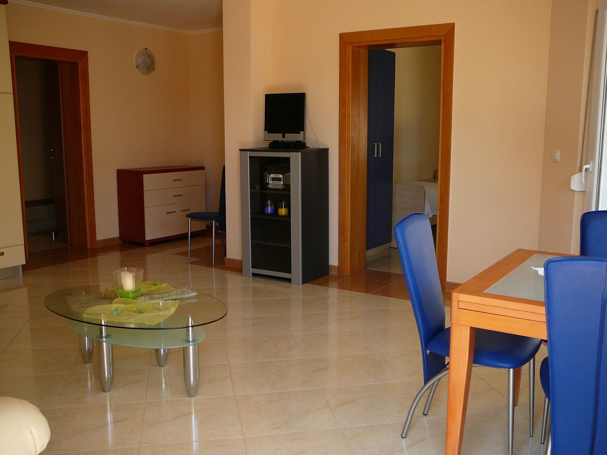 Villa del Golfo, Apartement mit Garten und Pool-Binnen