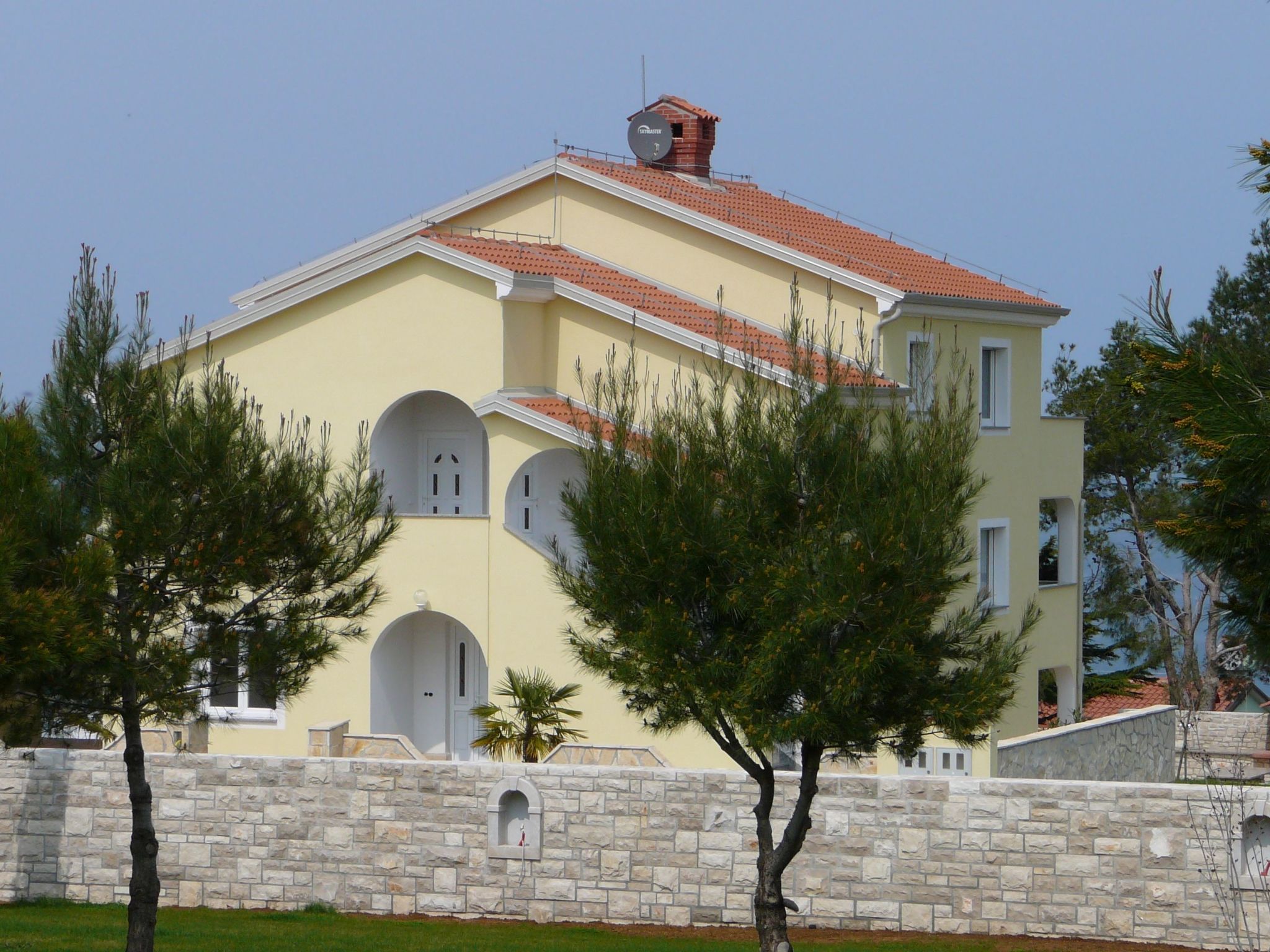 Villa del Golfo, Apartement mit Garten und Pool-Binnen