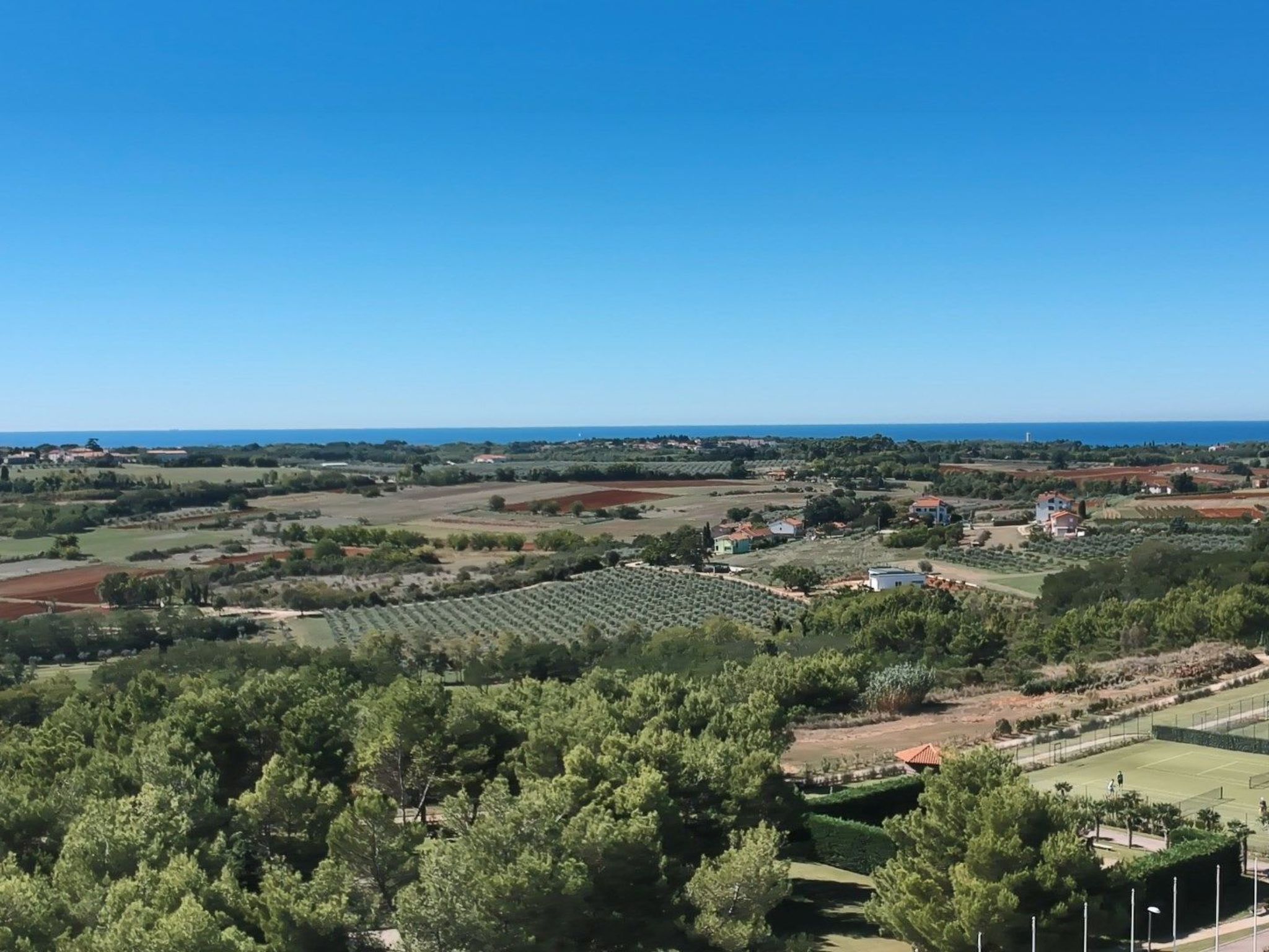 Villa del Golfo, Apartement mit Garten und Pool-Binnen