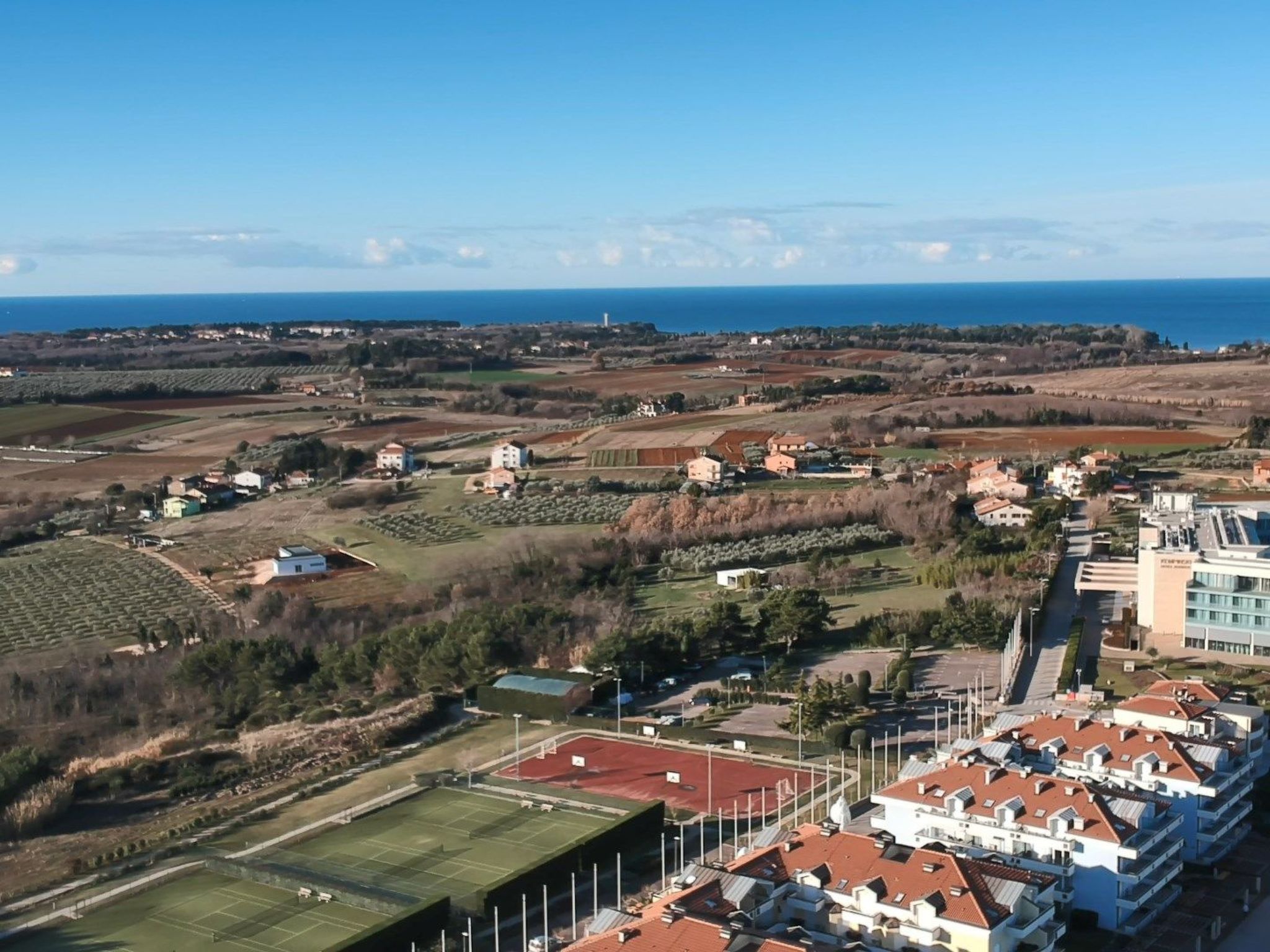 Villa del Golfo, Apartement mit Garten und Pool-Binnen