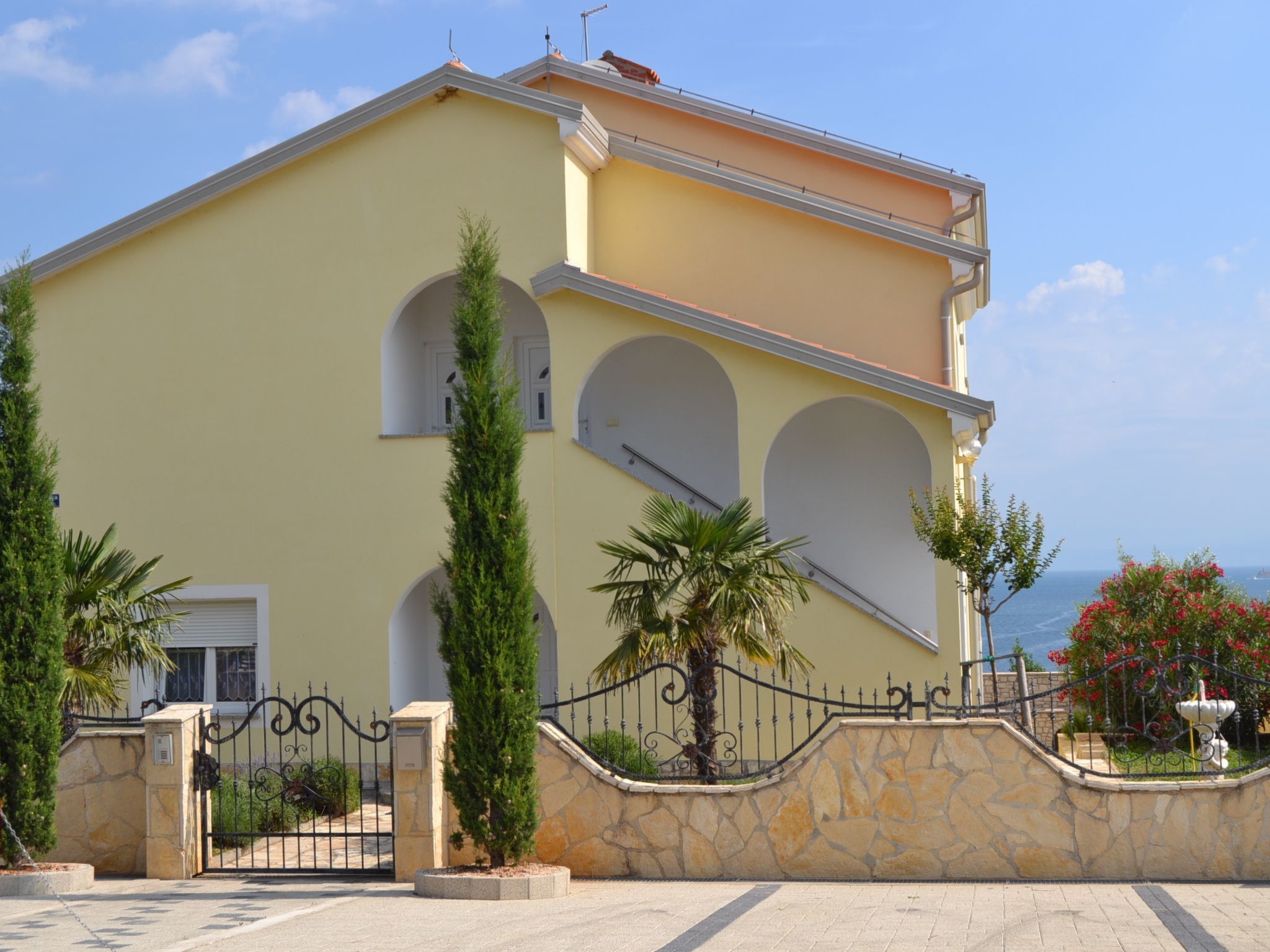 Villa del Golfo, Apartement mit Garten und Pool-Binnen