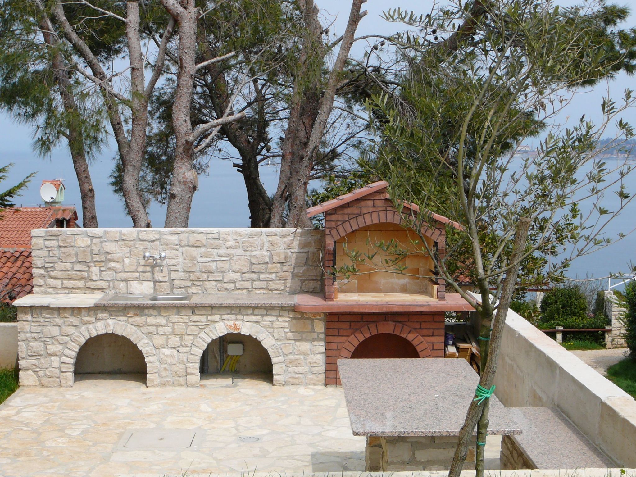 Villa del Golfo, Apartement mit Garten und Pool-Binnen