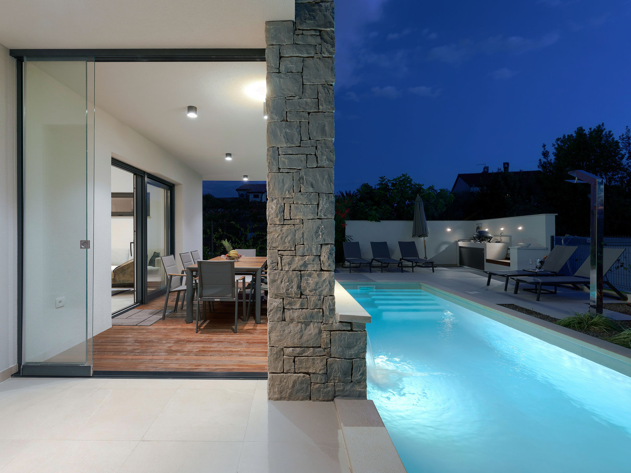 Maison Villa Irena – Piscine extérieure, photo 35 sur 39
