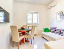 Knus appartement voor 4 bij zee met zwembad in Umag/Zambratija - thumbnail 2