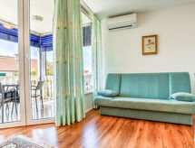 Knus appartement voor 4 bij zee met zwembad in Zambratija, Umag - thumbnail 2
