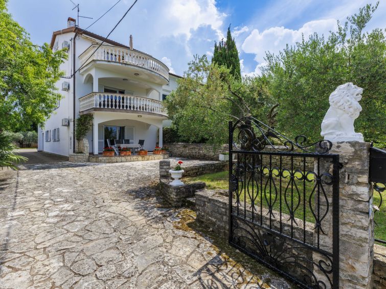 Zeezicht en luxe: ruim vakantiehuis Villa Maran in Zambratija in Umag/Zambratija