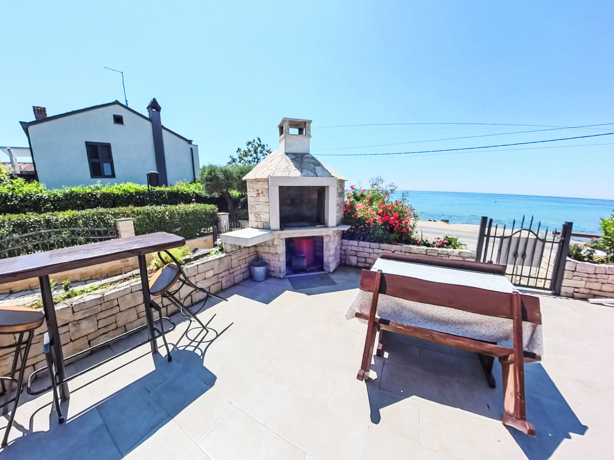 Appartement in Zambratija mit Schöner Terrasse