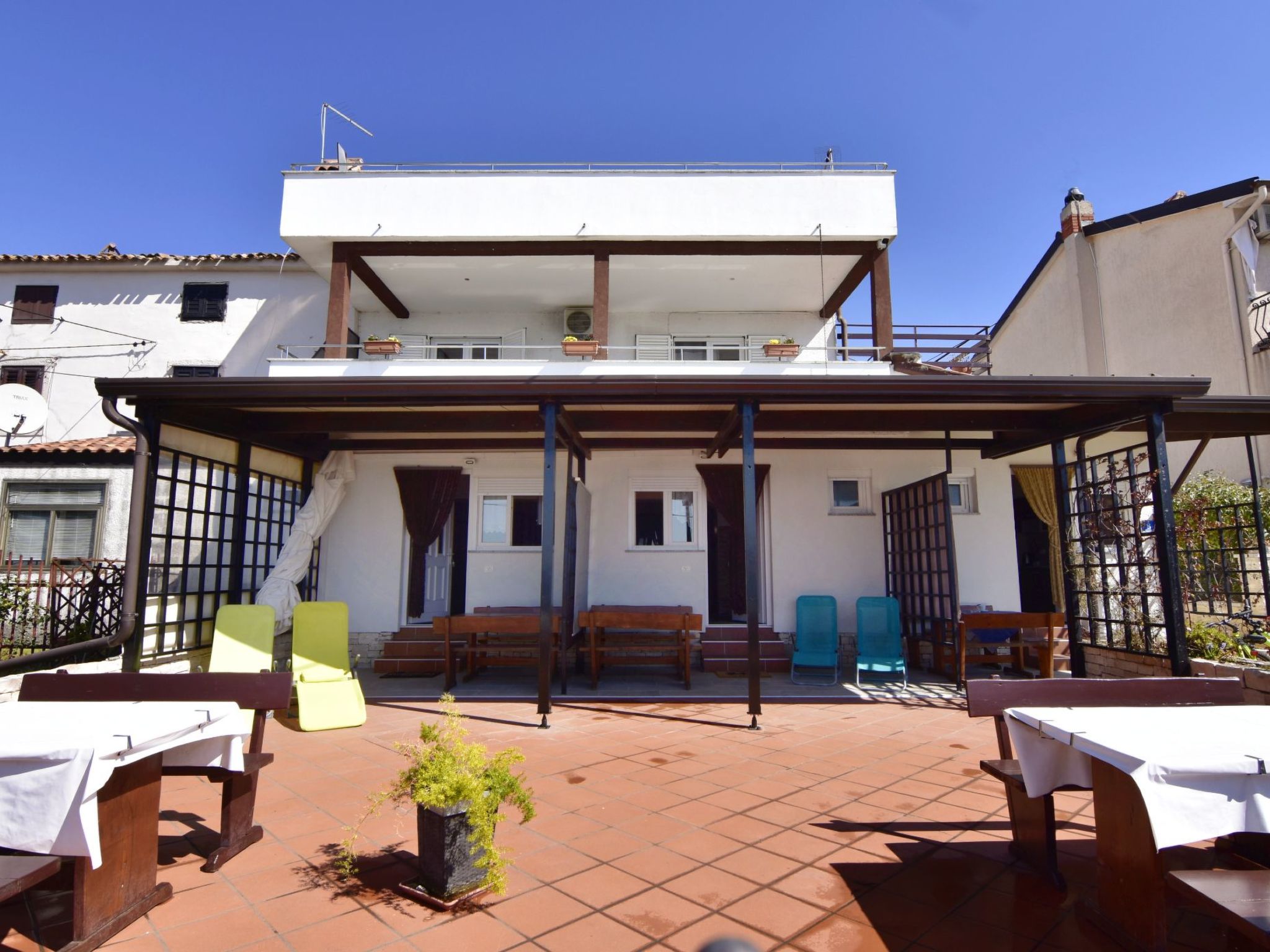 Appartement in Zambratija mit Schöner Terrasse - Outside