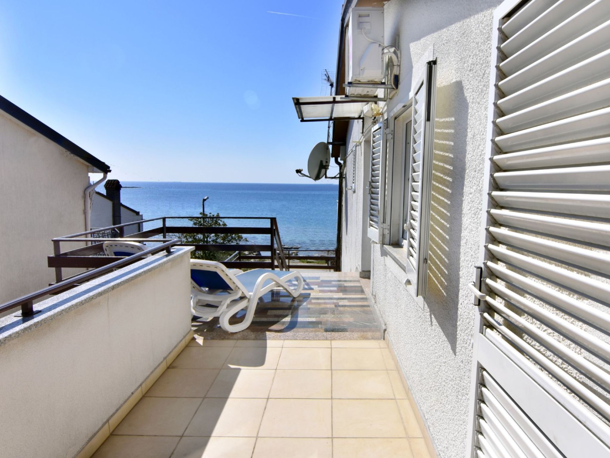 Apartment mit zwei Schlafzimmern und Meerblick in Zambratija