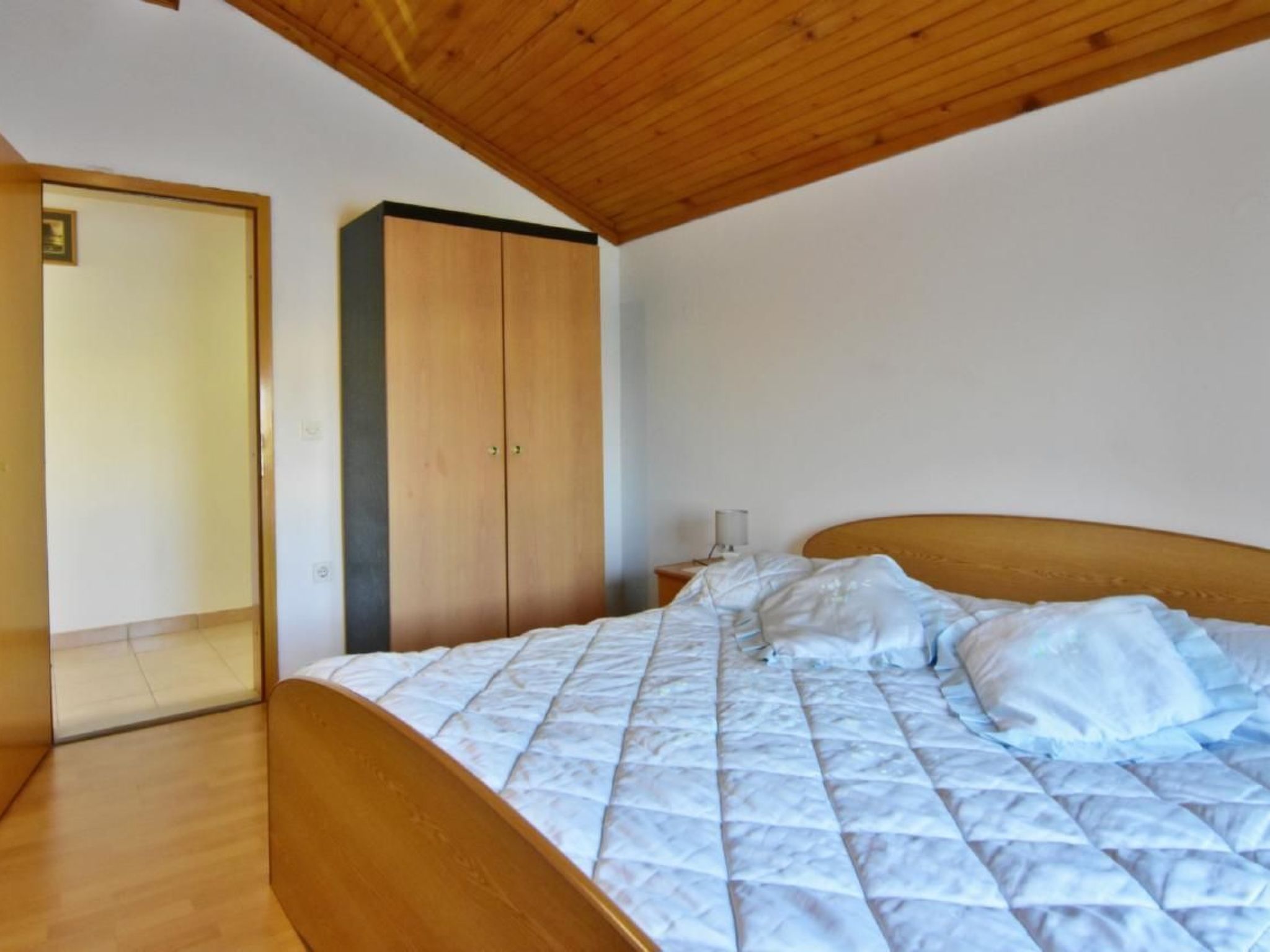 LUCIANA 1-Image-tags.info