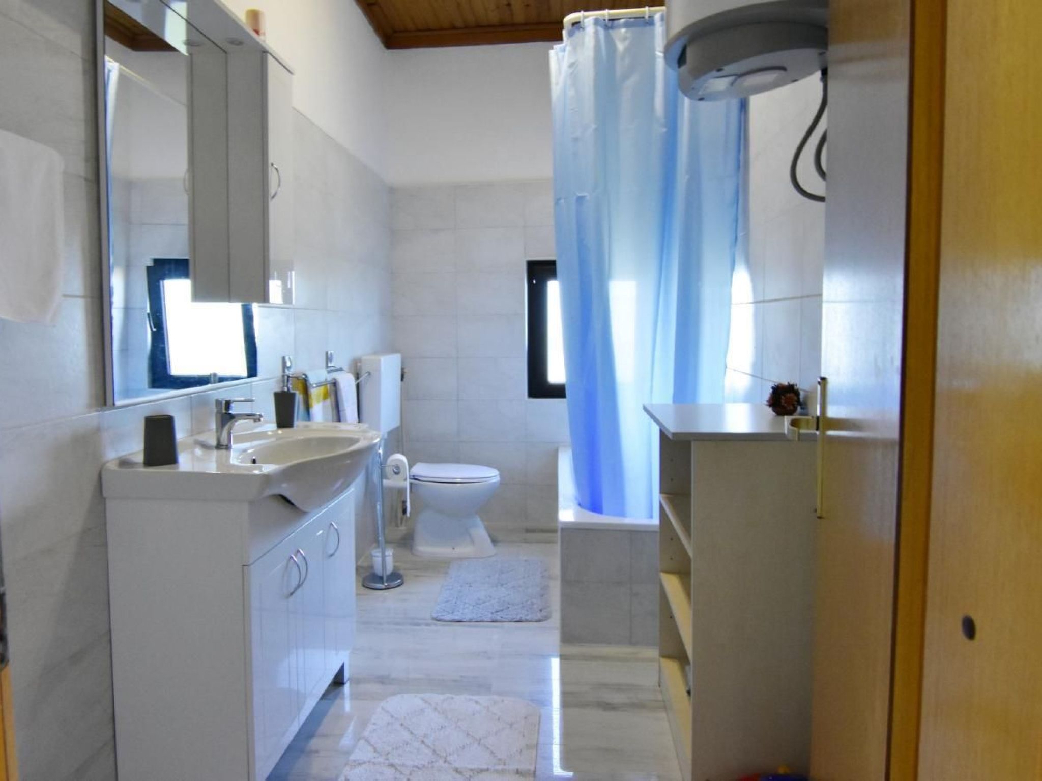 LUCIANA 1-Image-tags.info