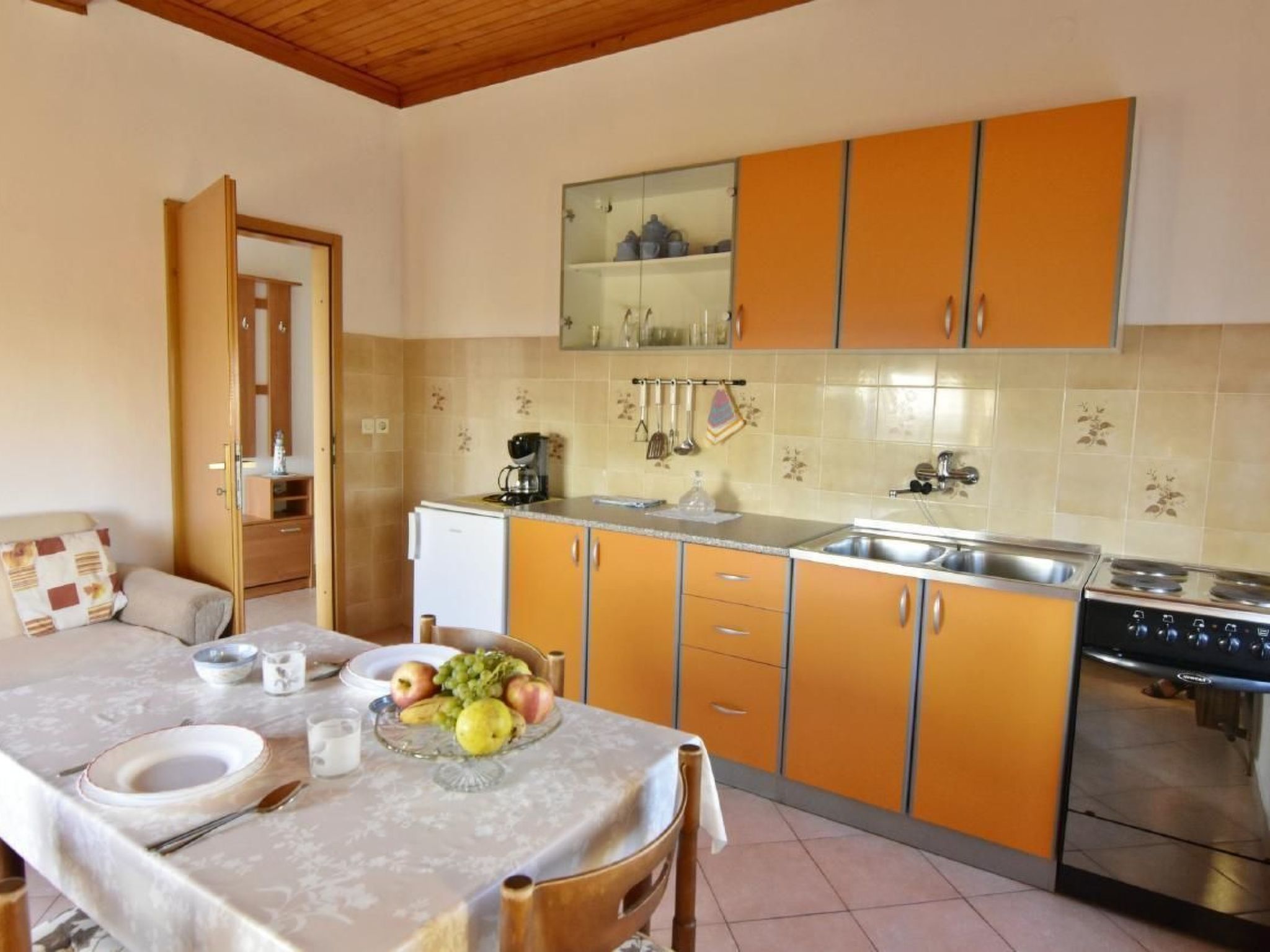 LUCIANA 1-Image-tags.info