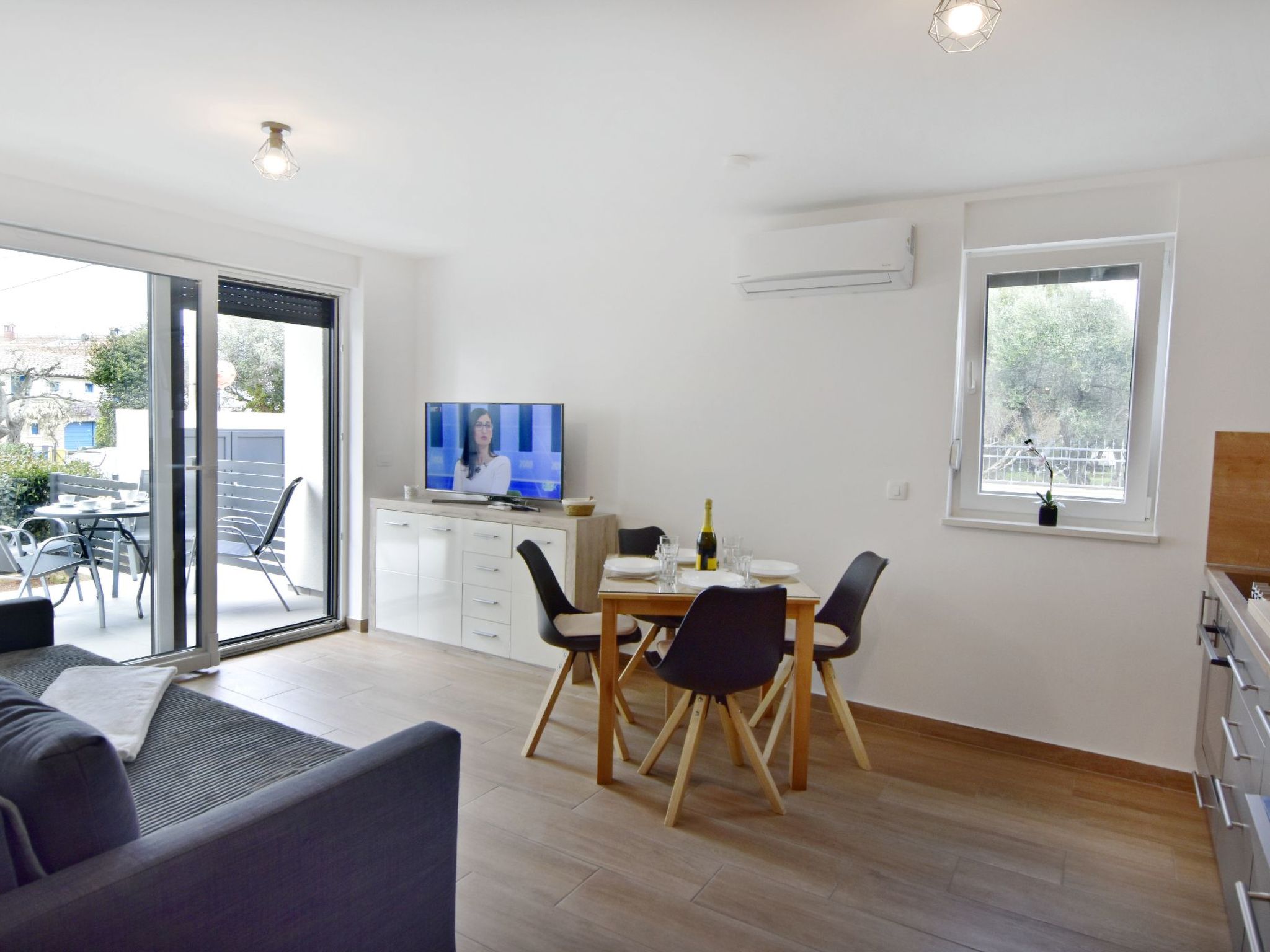 ANJA Zambrazija-Image-tags.info