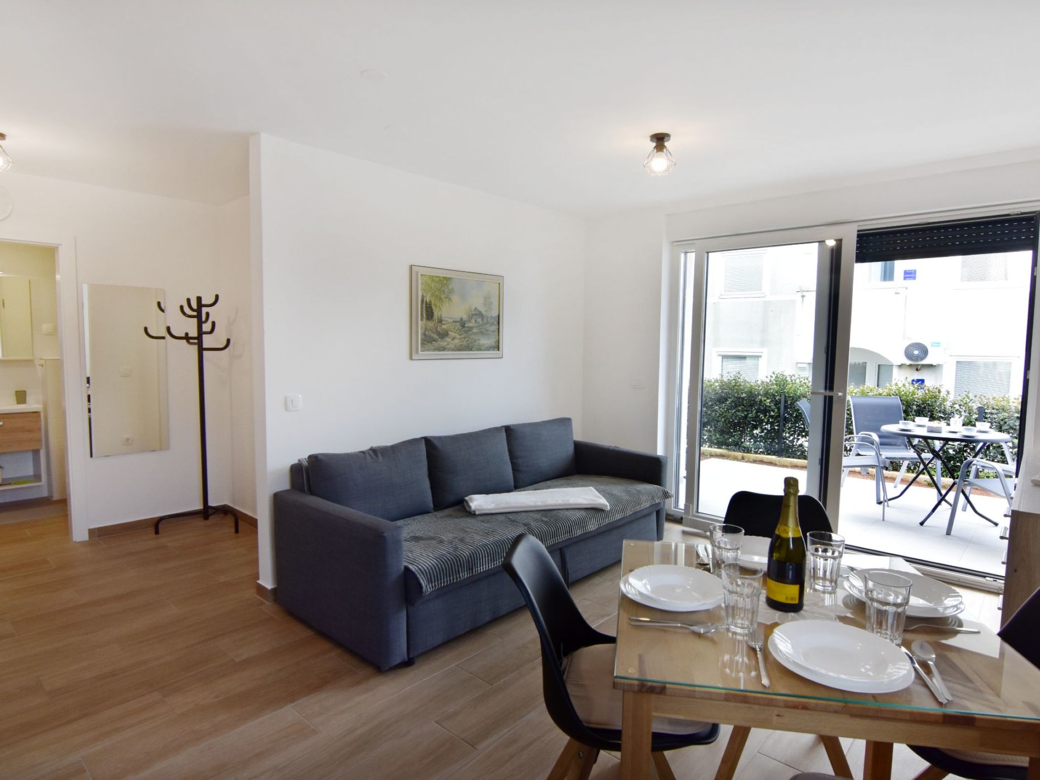 ANJA Zambrazija-Dedans