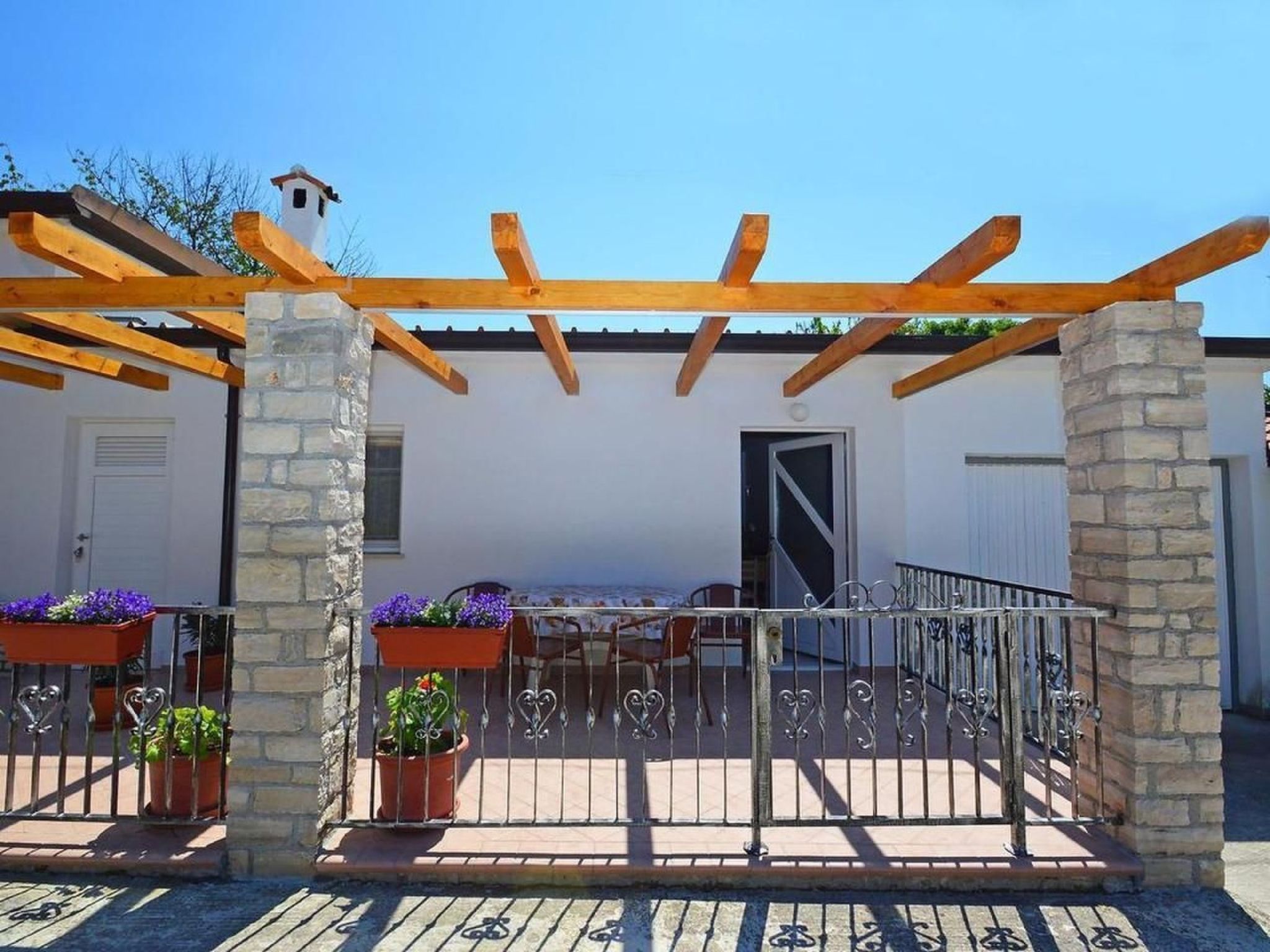 In Zambratija mit Terrasse-Image-tags.info