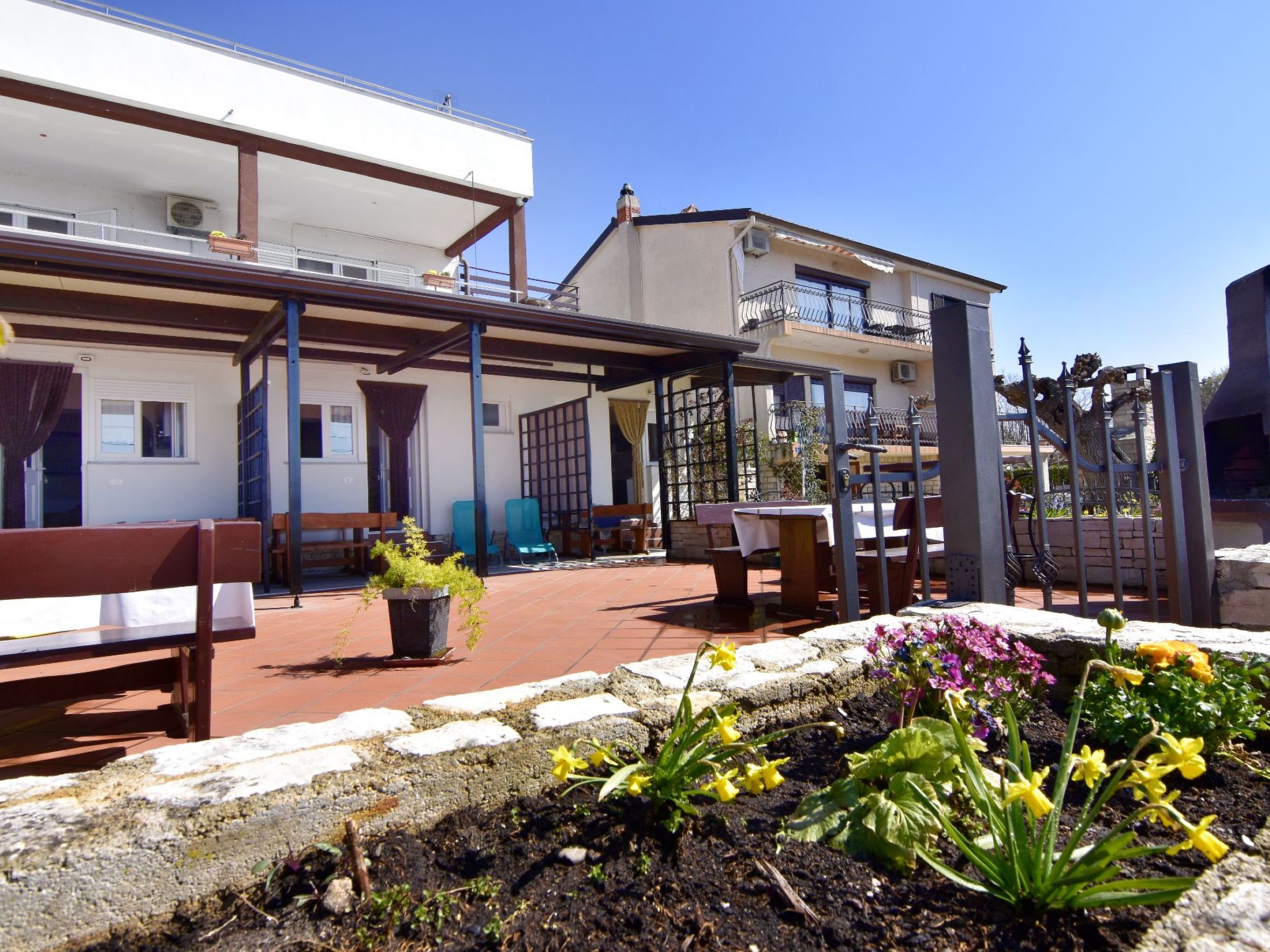 Wohnung in Zambratija mit Schöner Terrasse - Outside