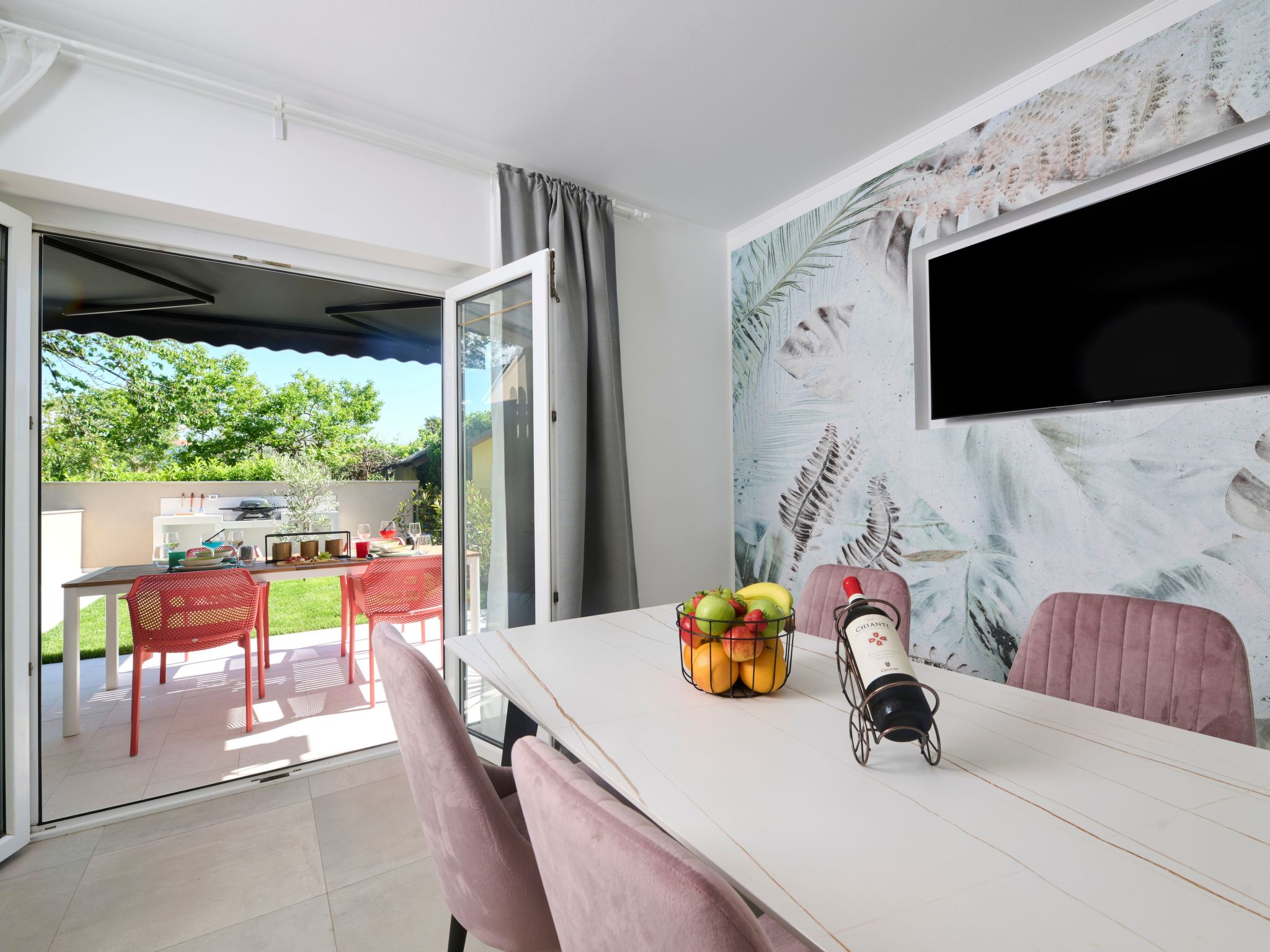 In Zambratija mit eigenem Parkplatz-Inside