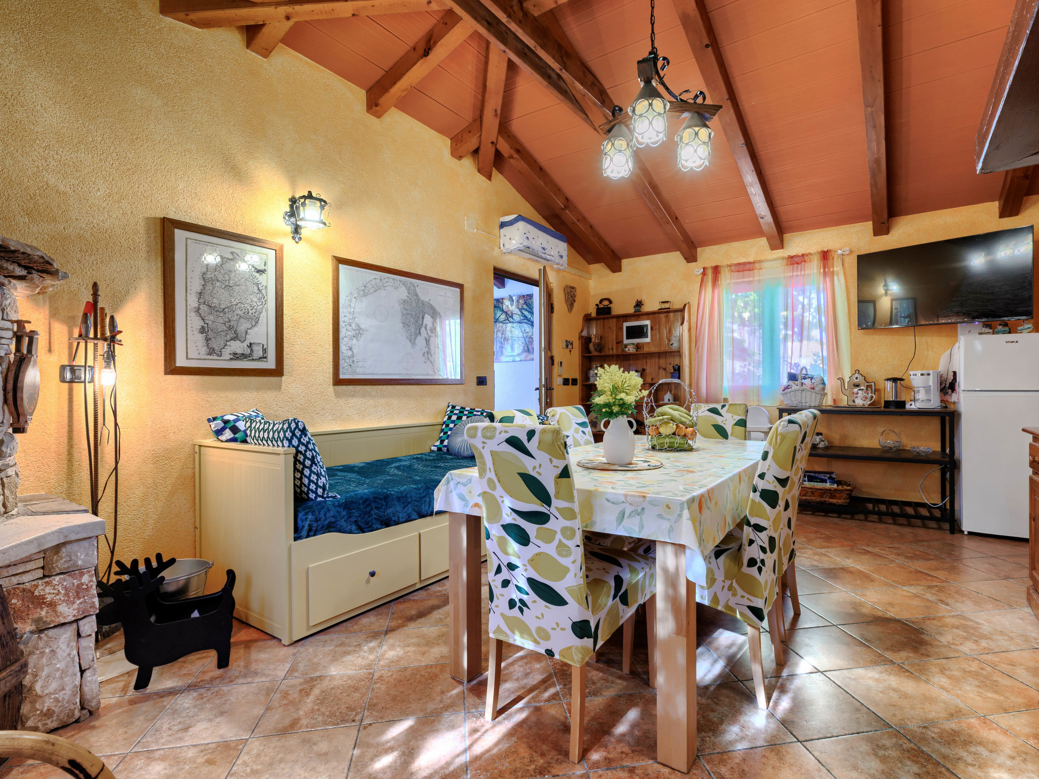 Kitchen / Dining Room