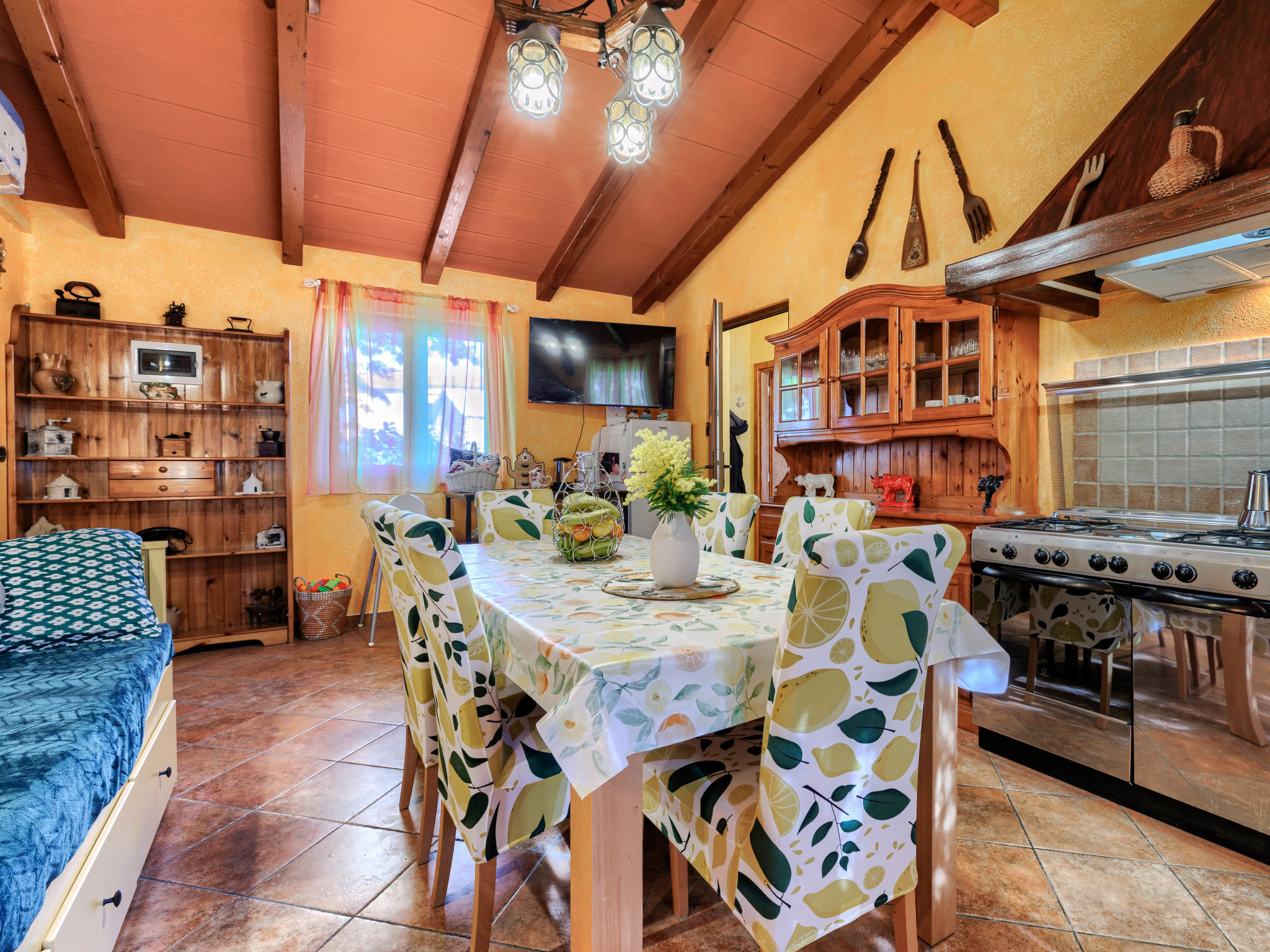 Kitchen / Dining Room