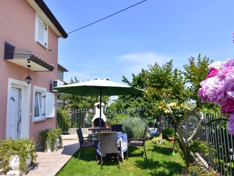 Appartement In ĐUba Mit Privater Terrasse - Umag