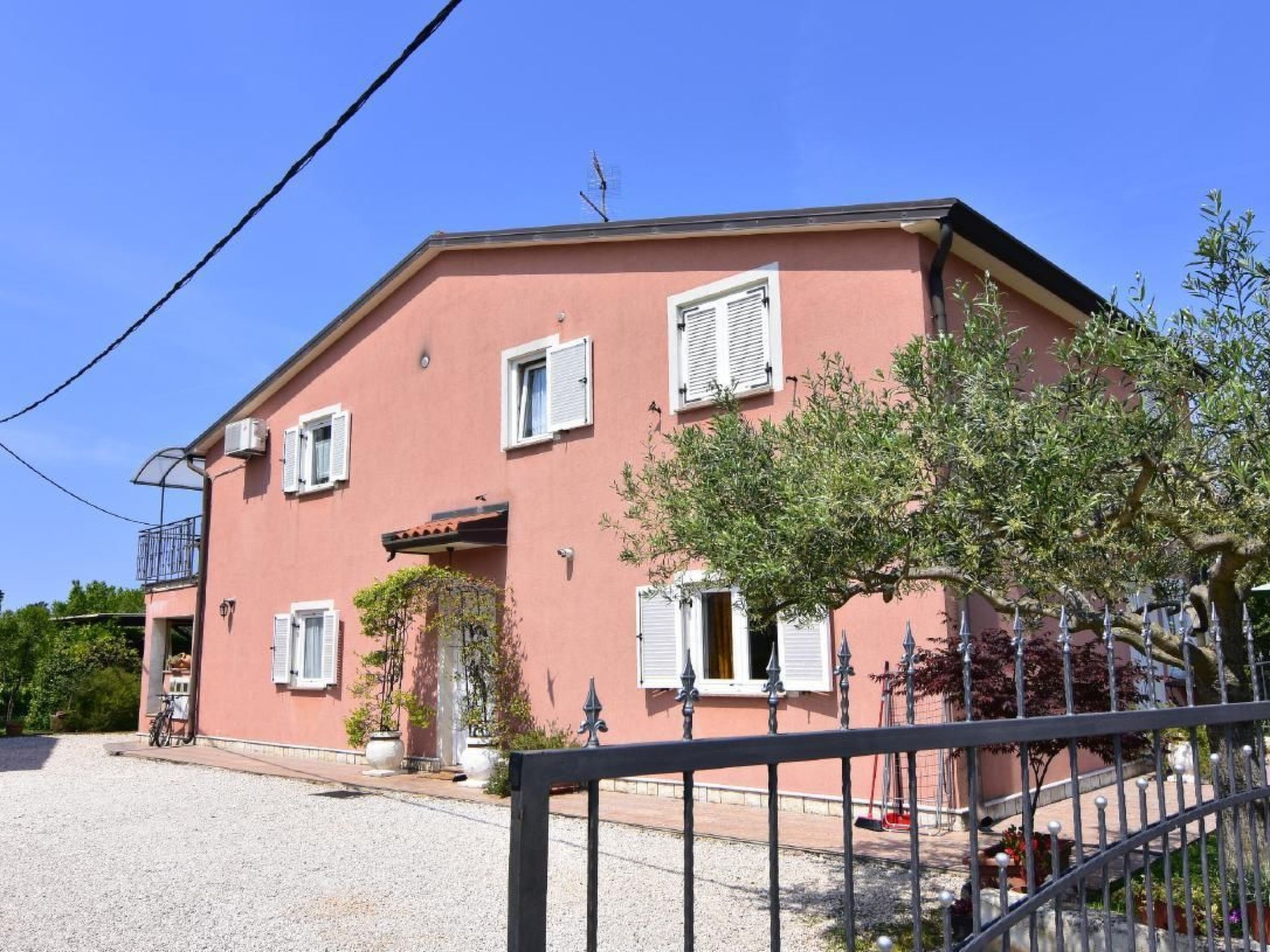 Appartement in Đuba mit Privater Terrasse-Binnen