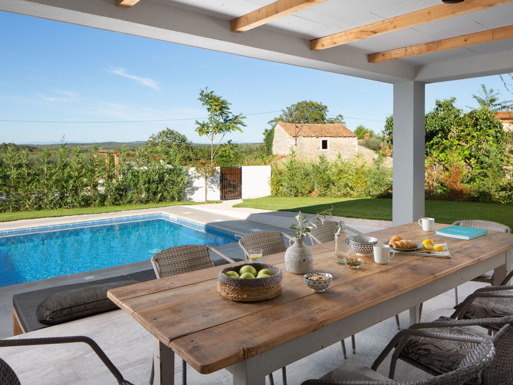 Vakantiehuis met omheinde tuin in Umag/Juricani (Kroatië) 1 hond is welkom