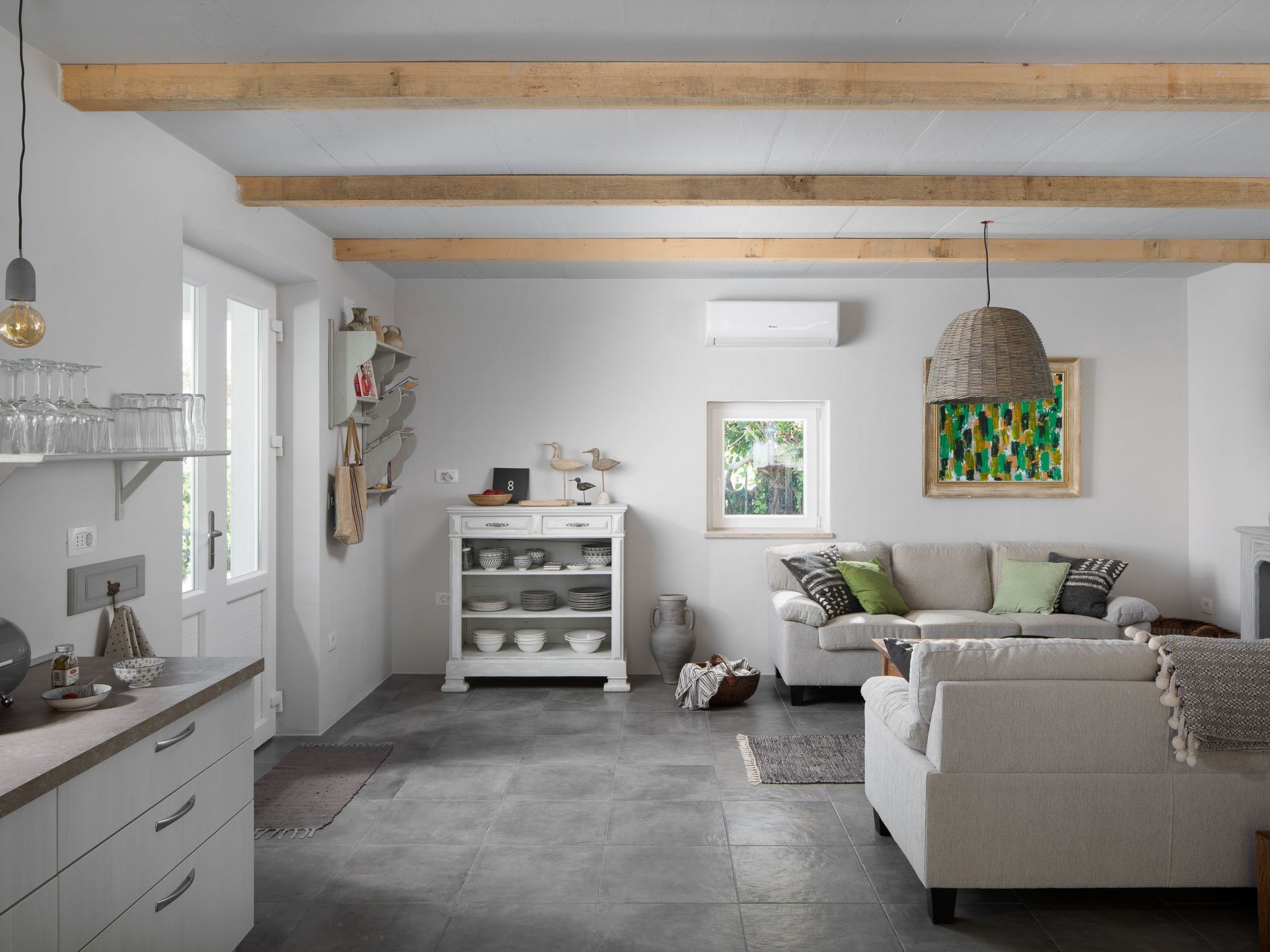 Mit eigenem Pool-Binnen