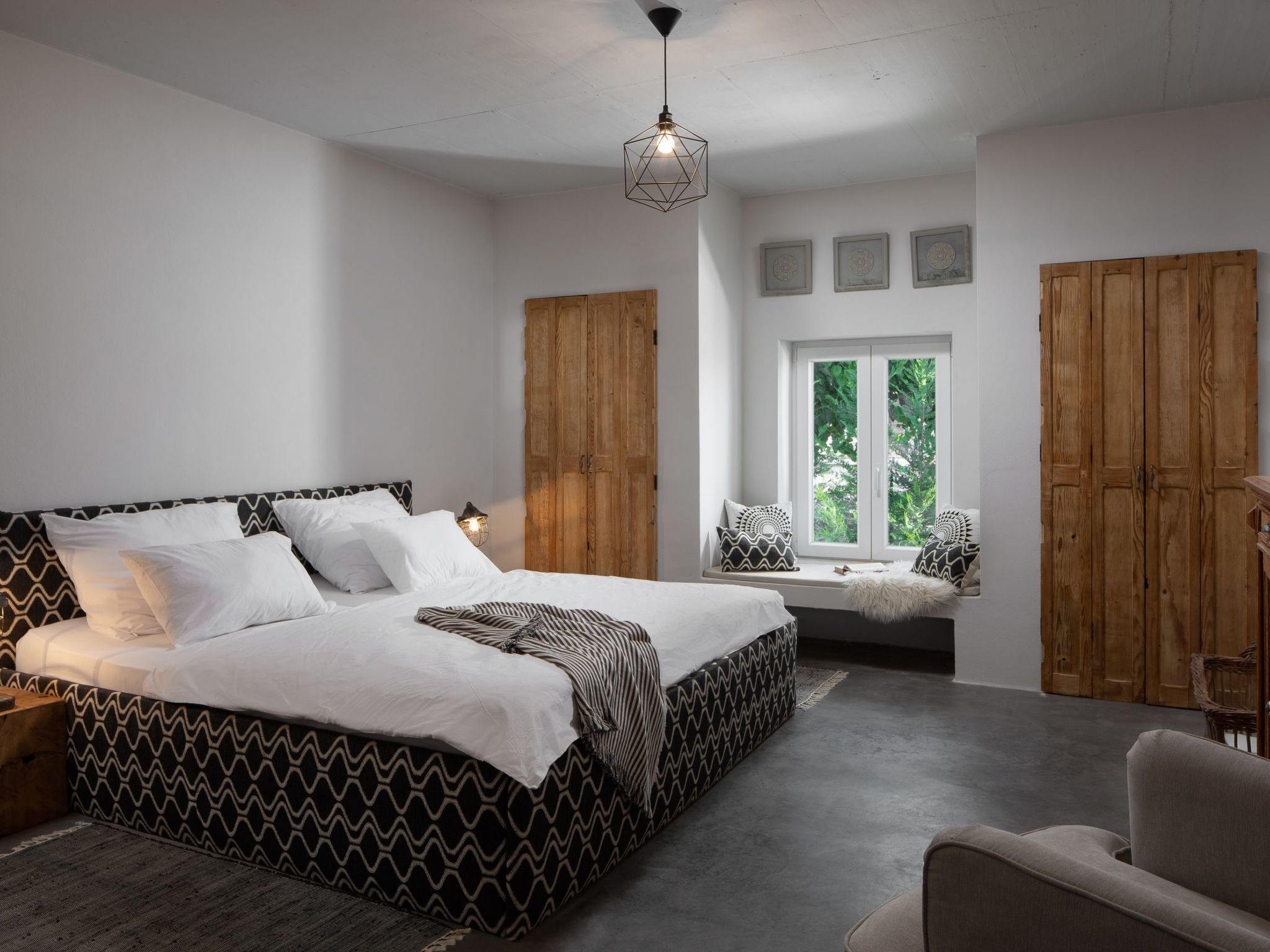 Mit eigenem Pool-Binnen