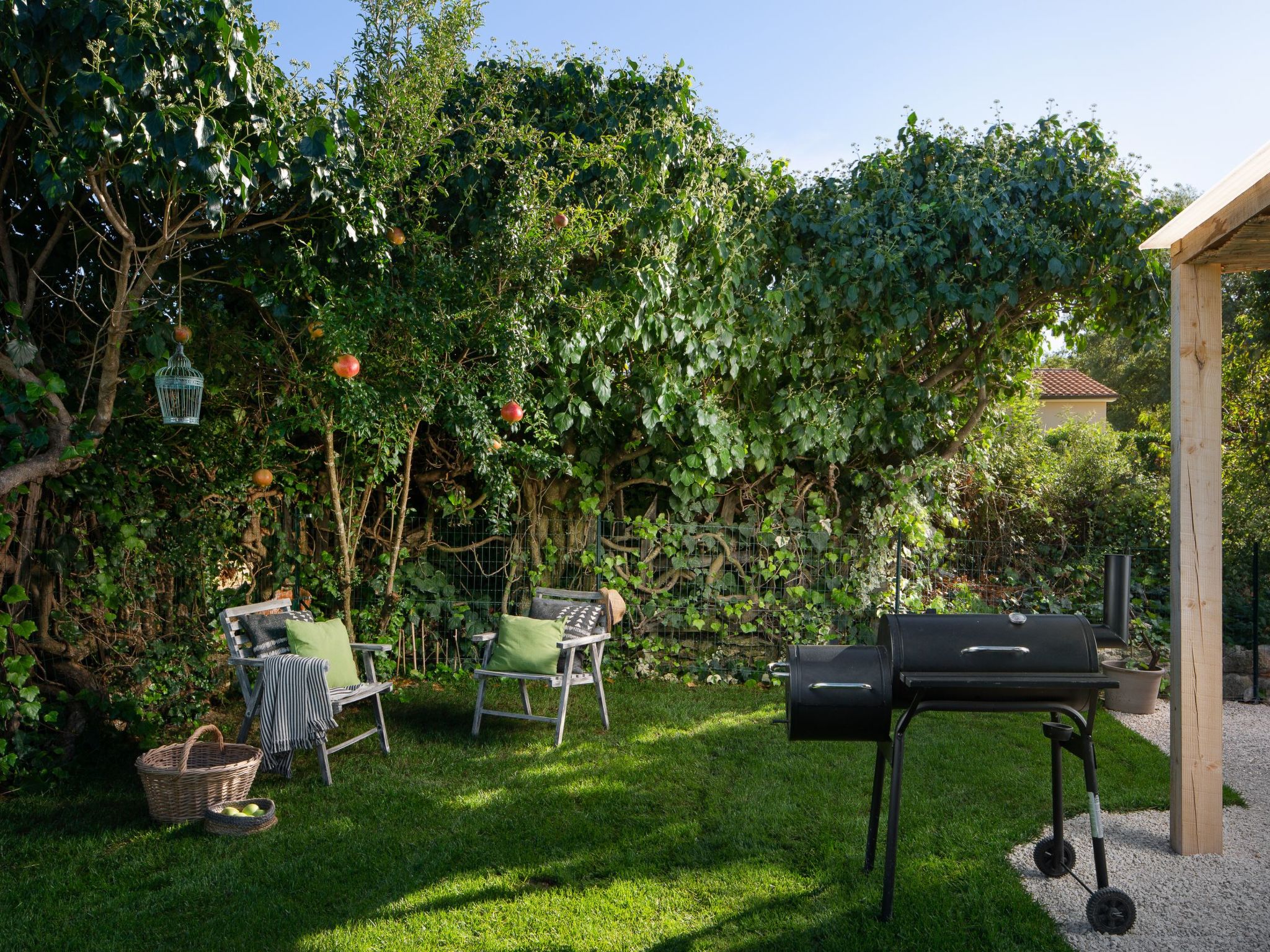 Mit eigenem Pool-Binnen