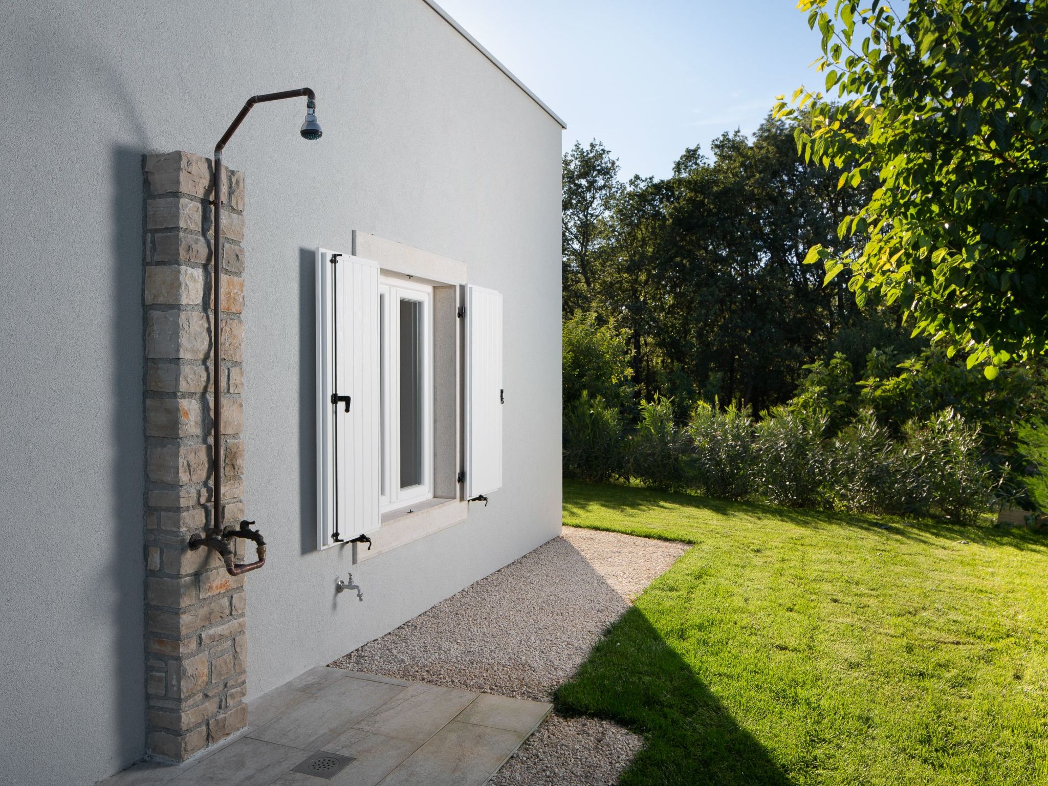 Mit eigenem Pool-Binnen