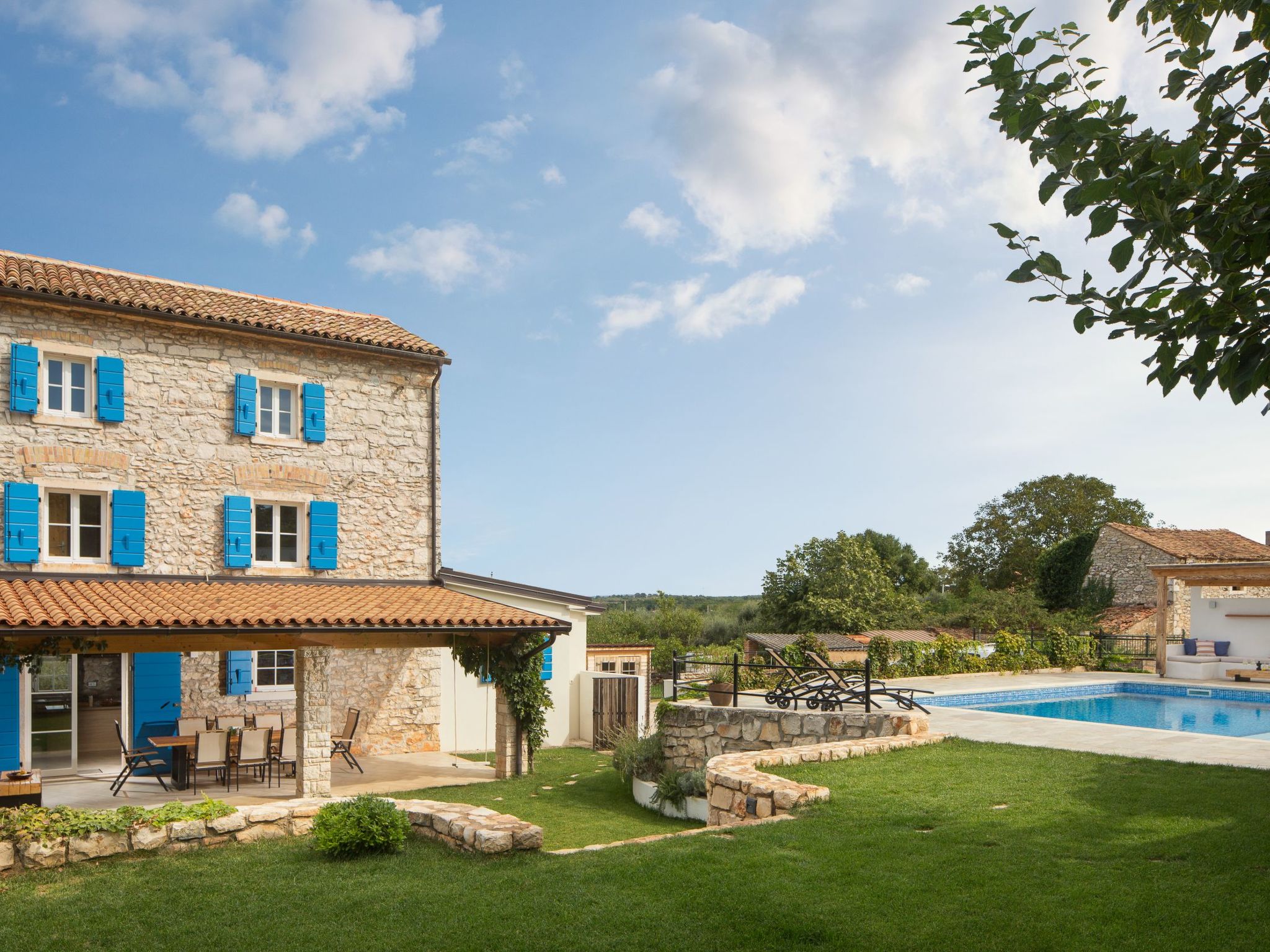 Vakantiehuis met omheinde tuin in Umag/Juricani (Kroatië) 1 hond is welkom