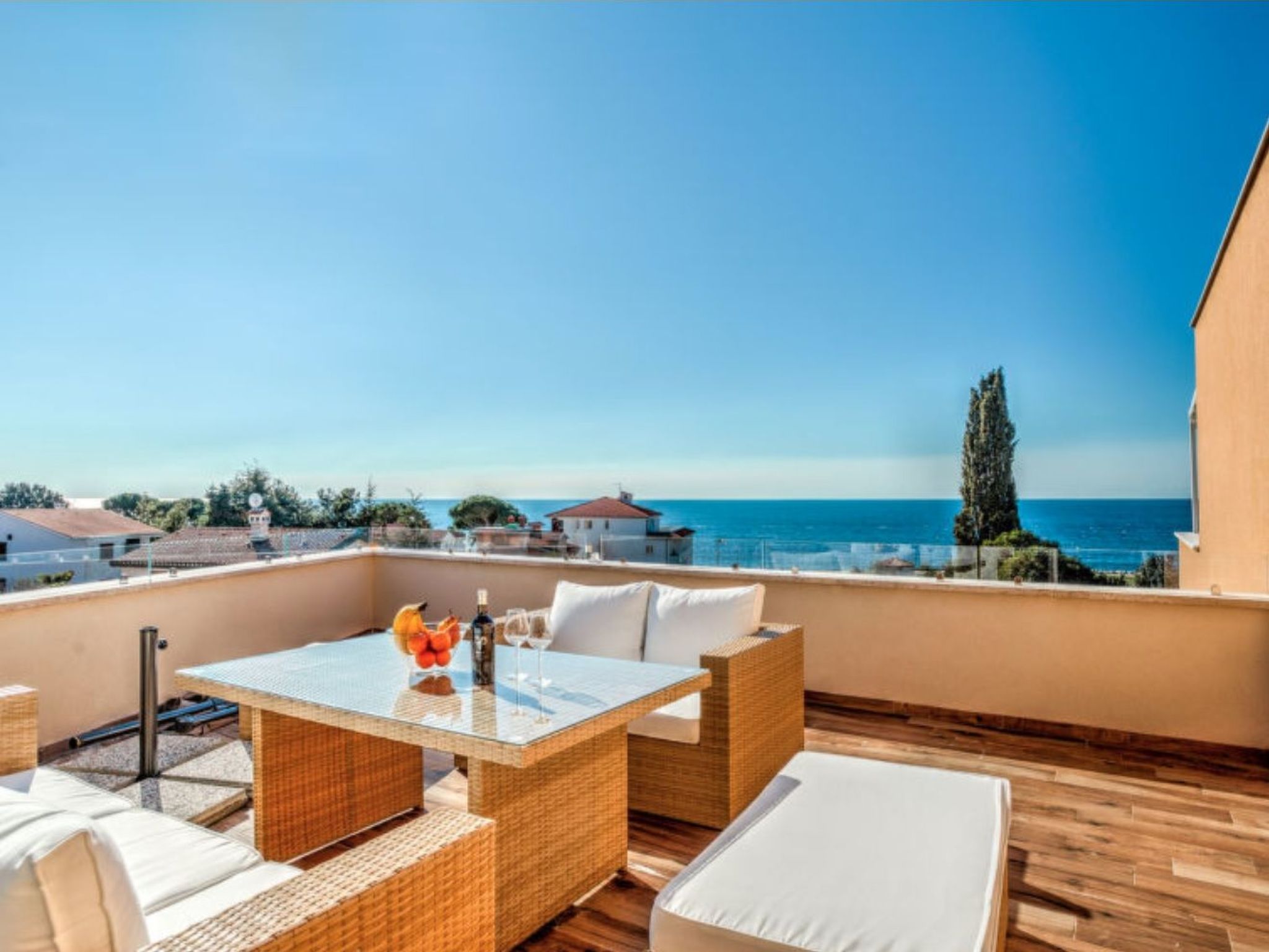 Wohnung "Lovrecica" mit Blick auf das Wasser