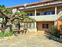 Große Wohnung in Babići mit Garten und Terrasse