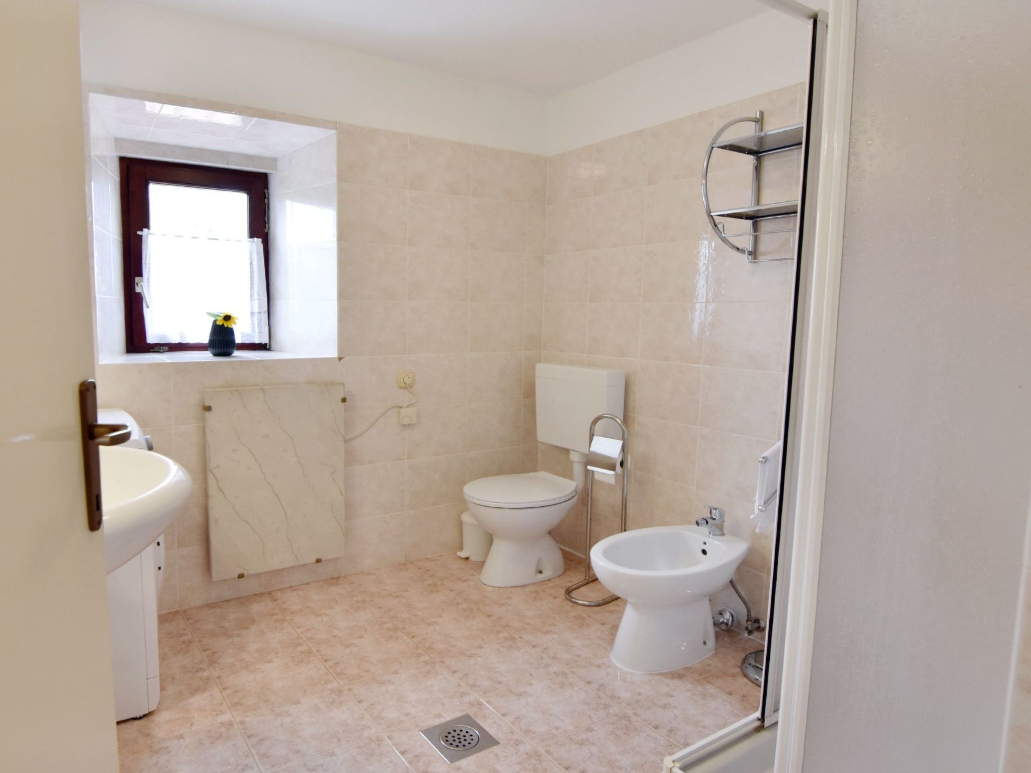 Große Wohnung in Babići mit Garten und Terrasse-Image-tags.info