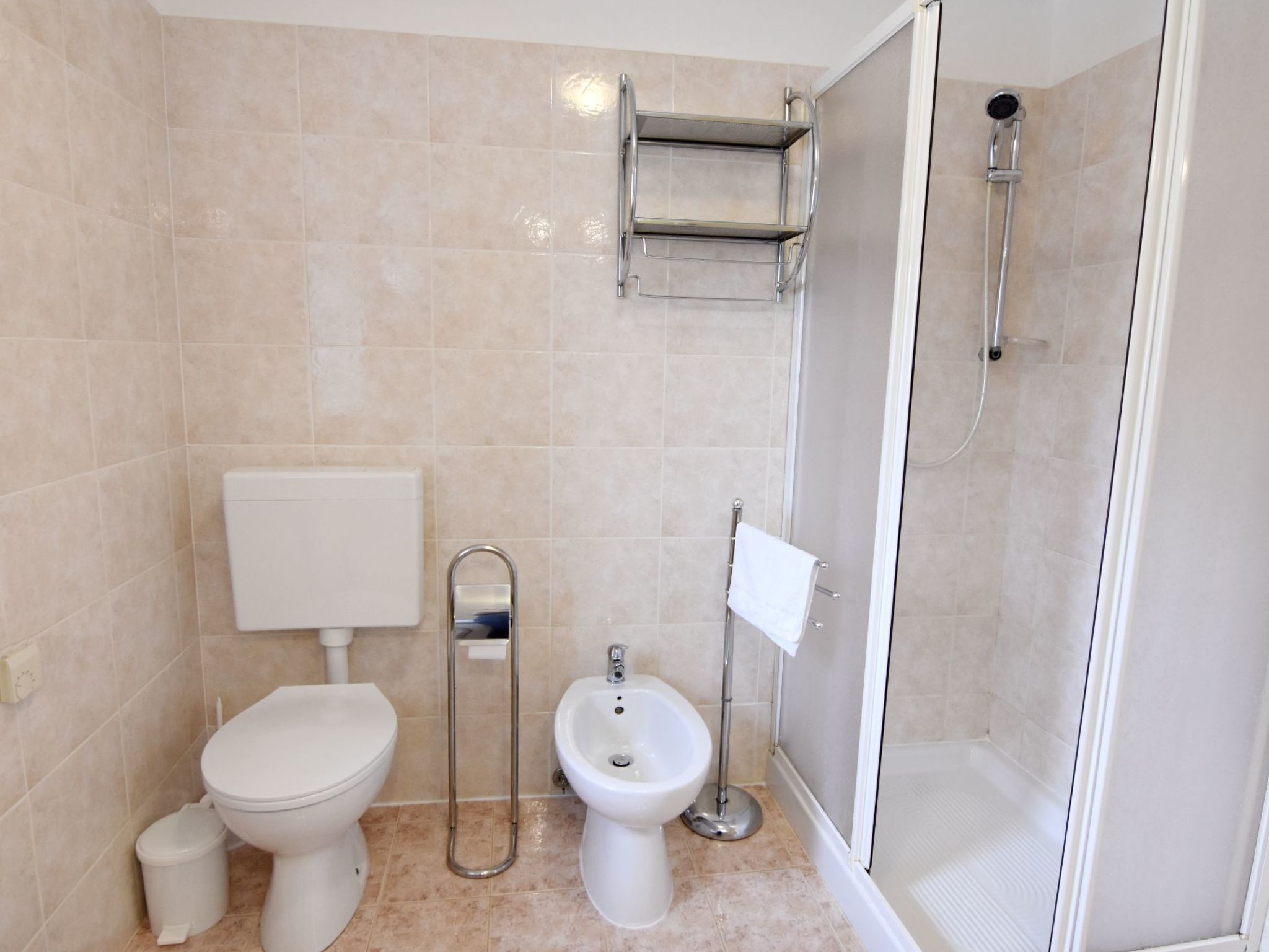 Große Wohnung in Babići mit Garten und Terrasse-Image-tags.info