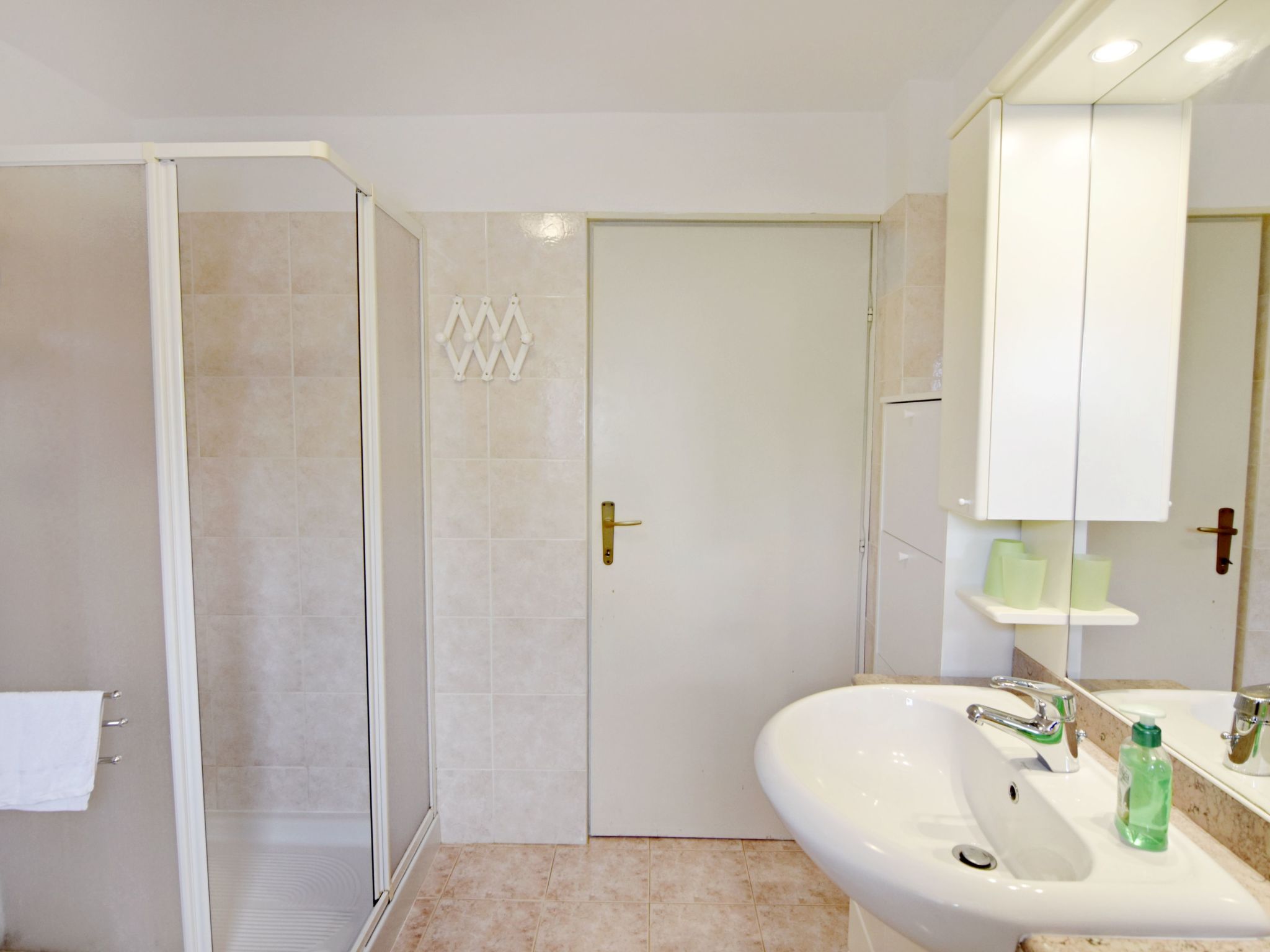 Große Wohnung in Babići mit Garten und Terrasse-Image-tags.info