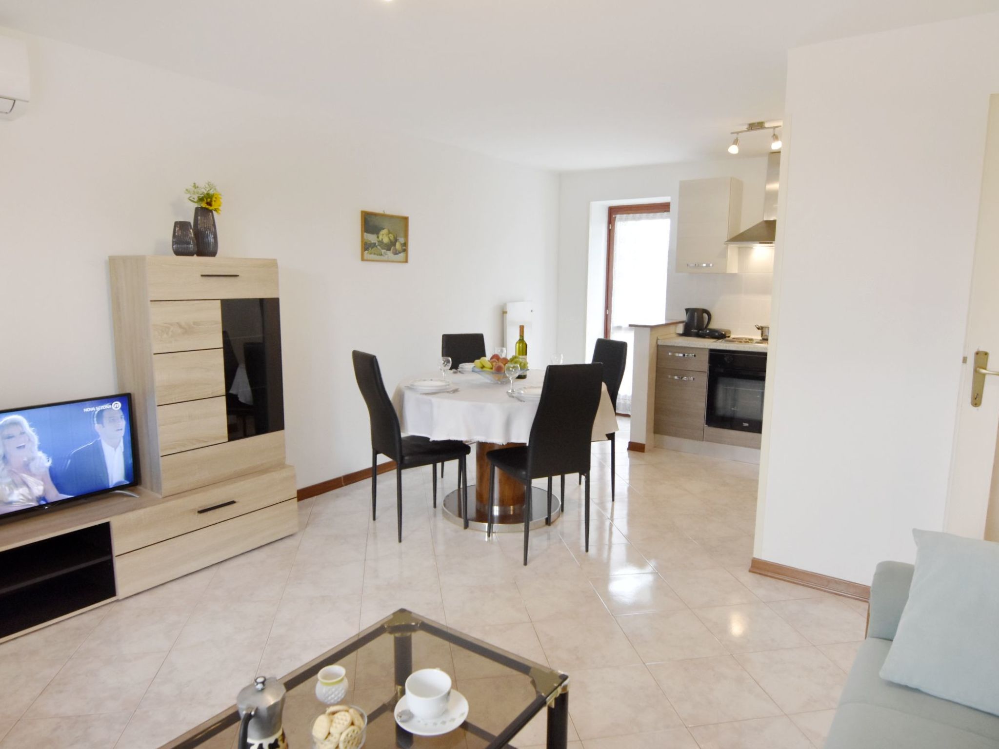 Große Wohnung in Babići mit Garten und Terrasse-Image-tags.info