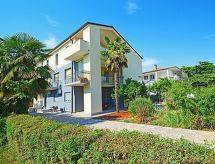 Vrijstaand vakantiehuis INES nabij zee en golfbaan in Umag, Istrië - thumbnail 3