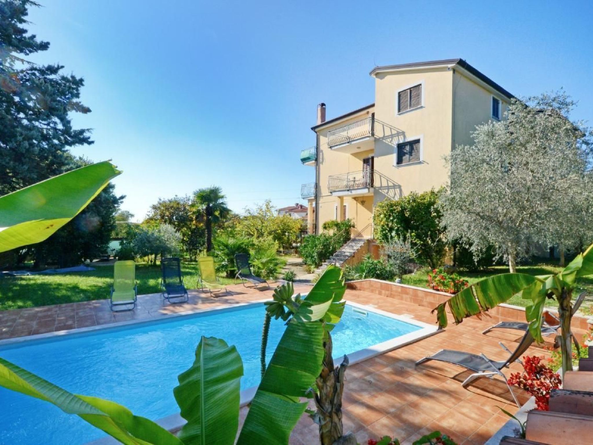 Nettes Appartement in Valica mit Großem Garten