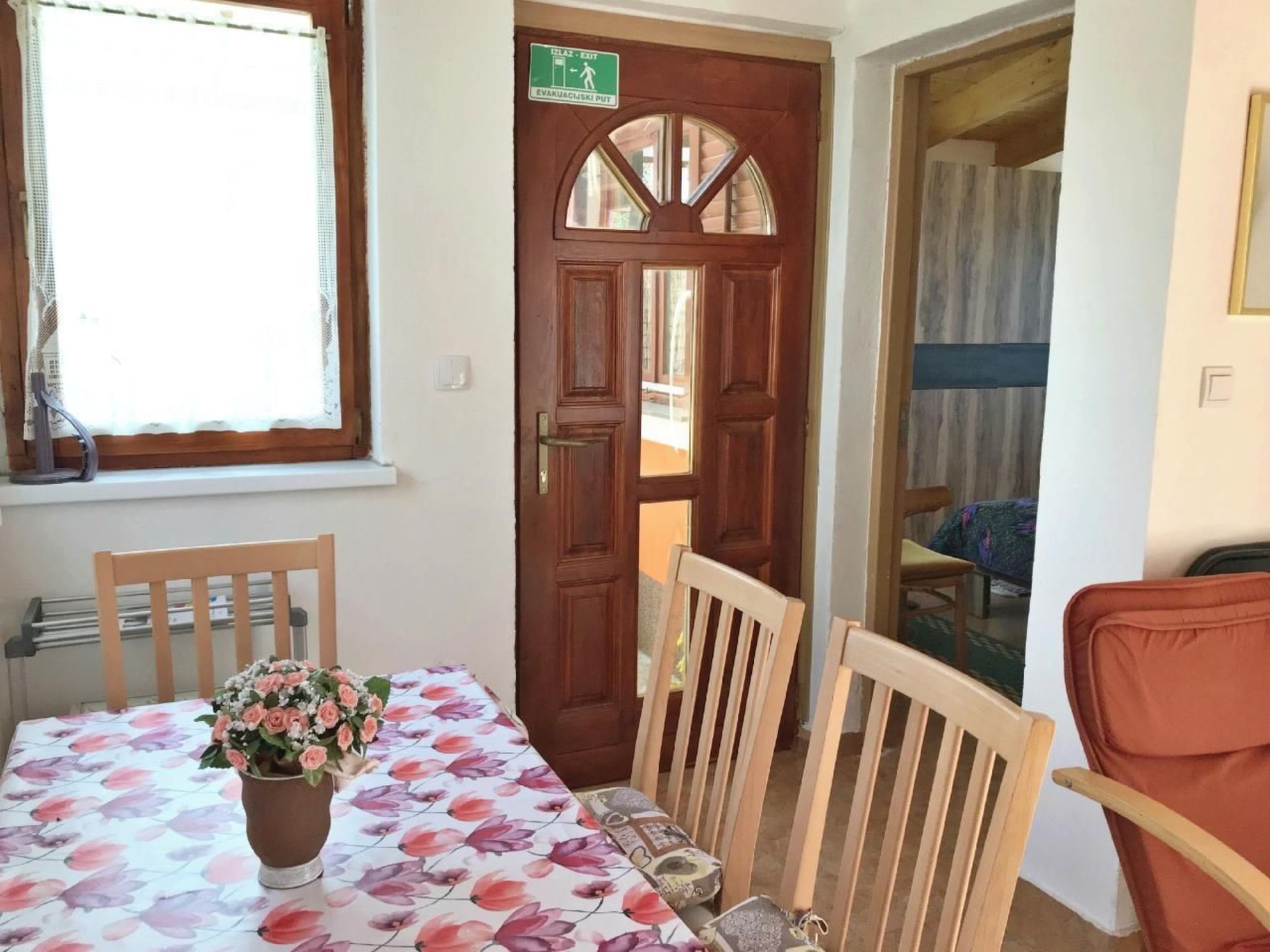 Schöne Wohnung in Babići mit Kleiner Terrasse-Image-tags.info