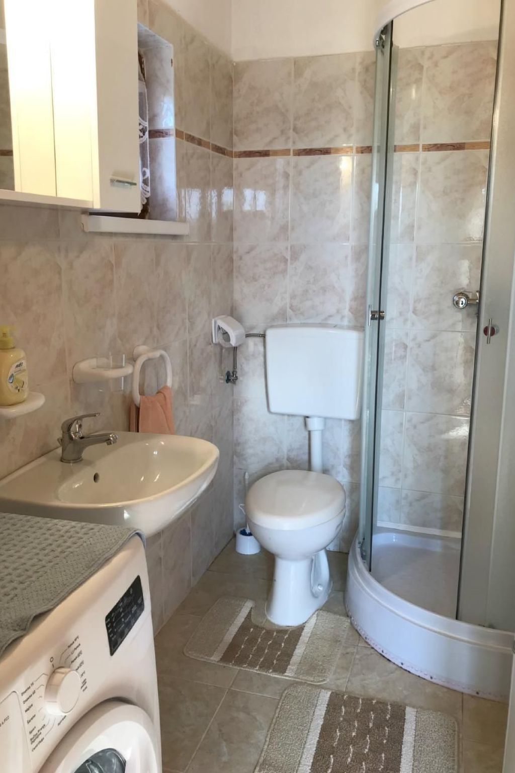 Schöne Wohnung in Babići mit Kleiner Terrasse-Image-tags.info