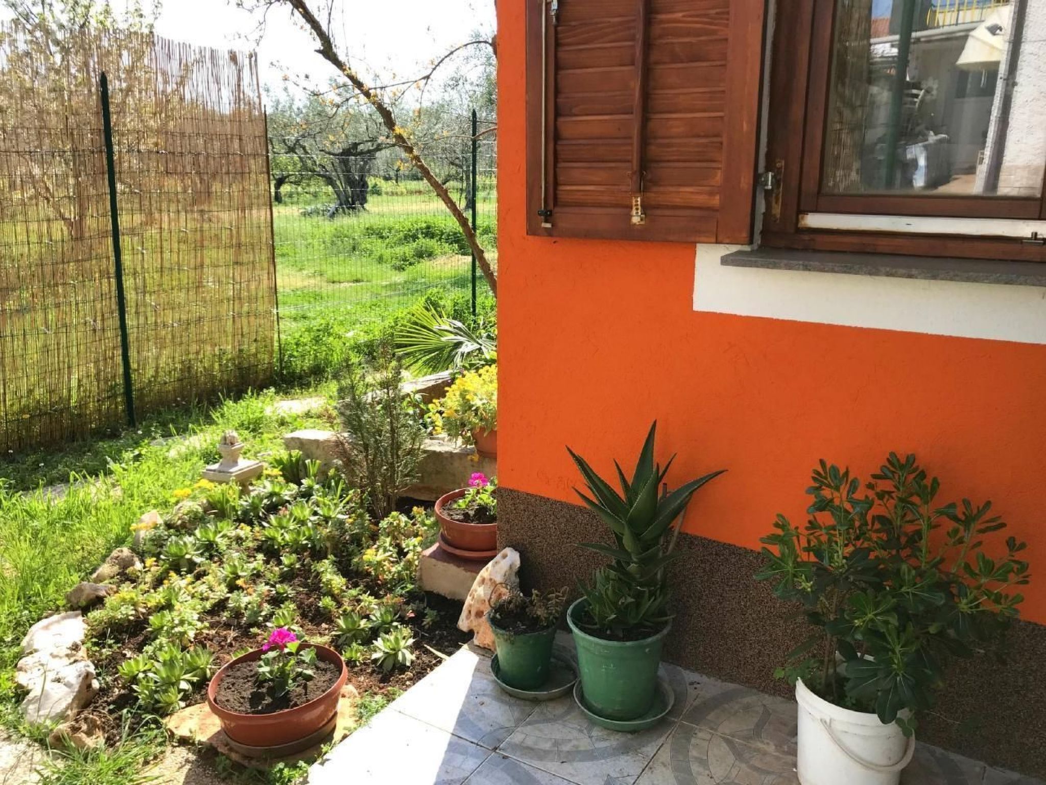 Schöne Wohnung in Babići mit Kleiner Terrasse-Image-tags.info