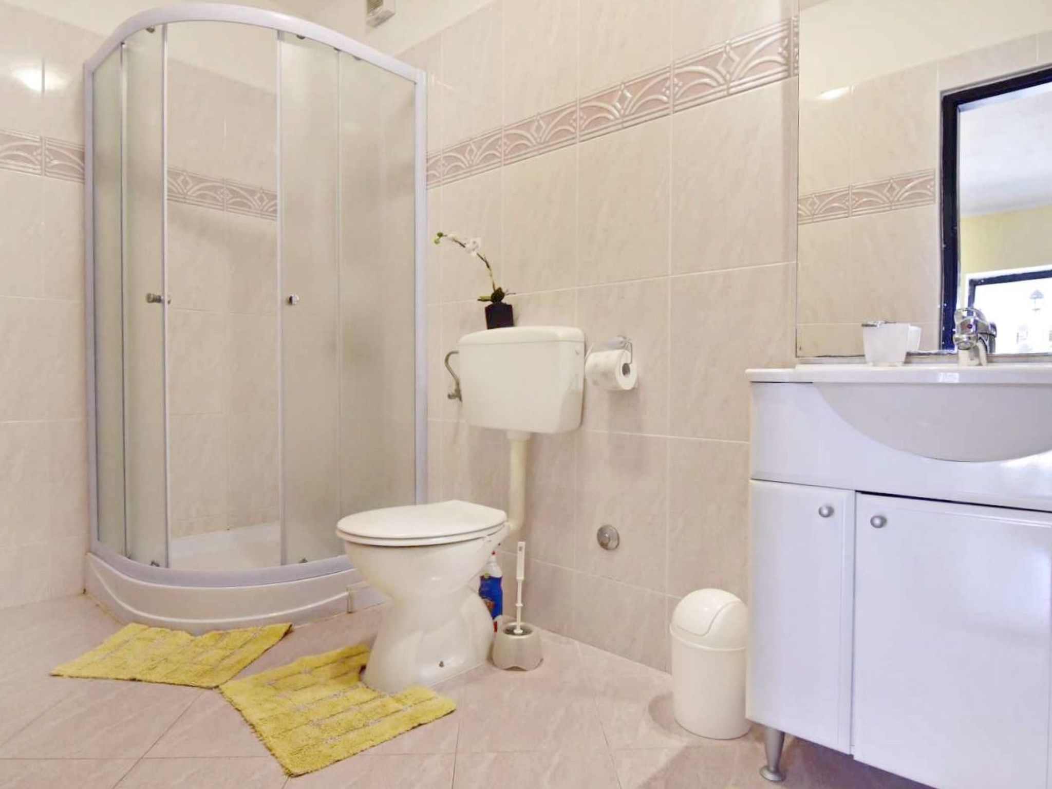 Lorena B4-Image-tags.info