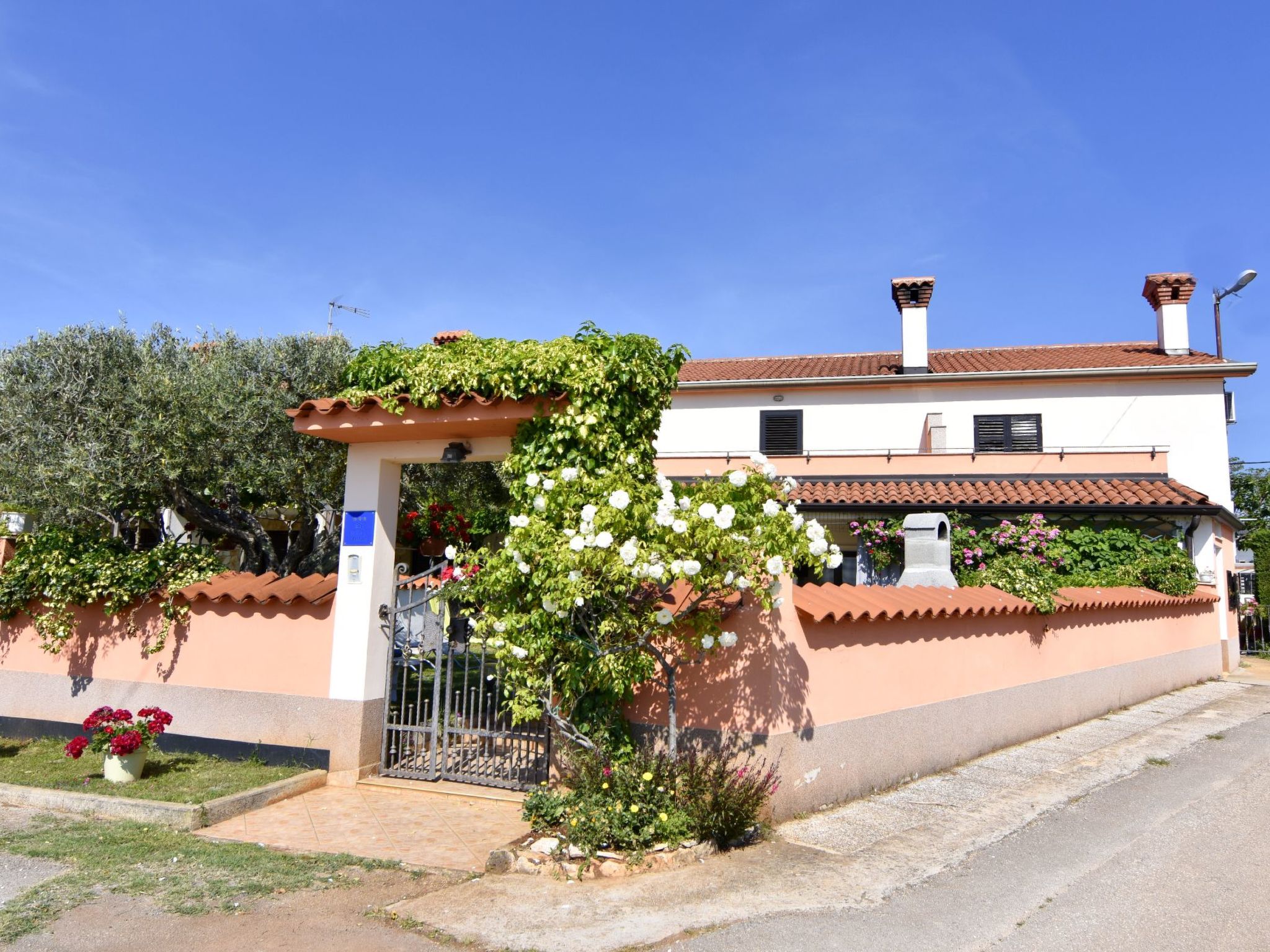 Idillische Haus mit Terrasse und Garten neben Umag – Umag/Juricani – Istrien