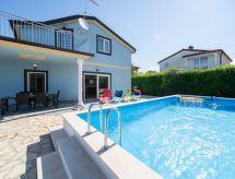 Vrijstaande villa met privézwembad nabij Umag, geschikt voor 10 personen - thumbnail 3
