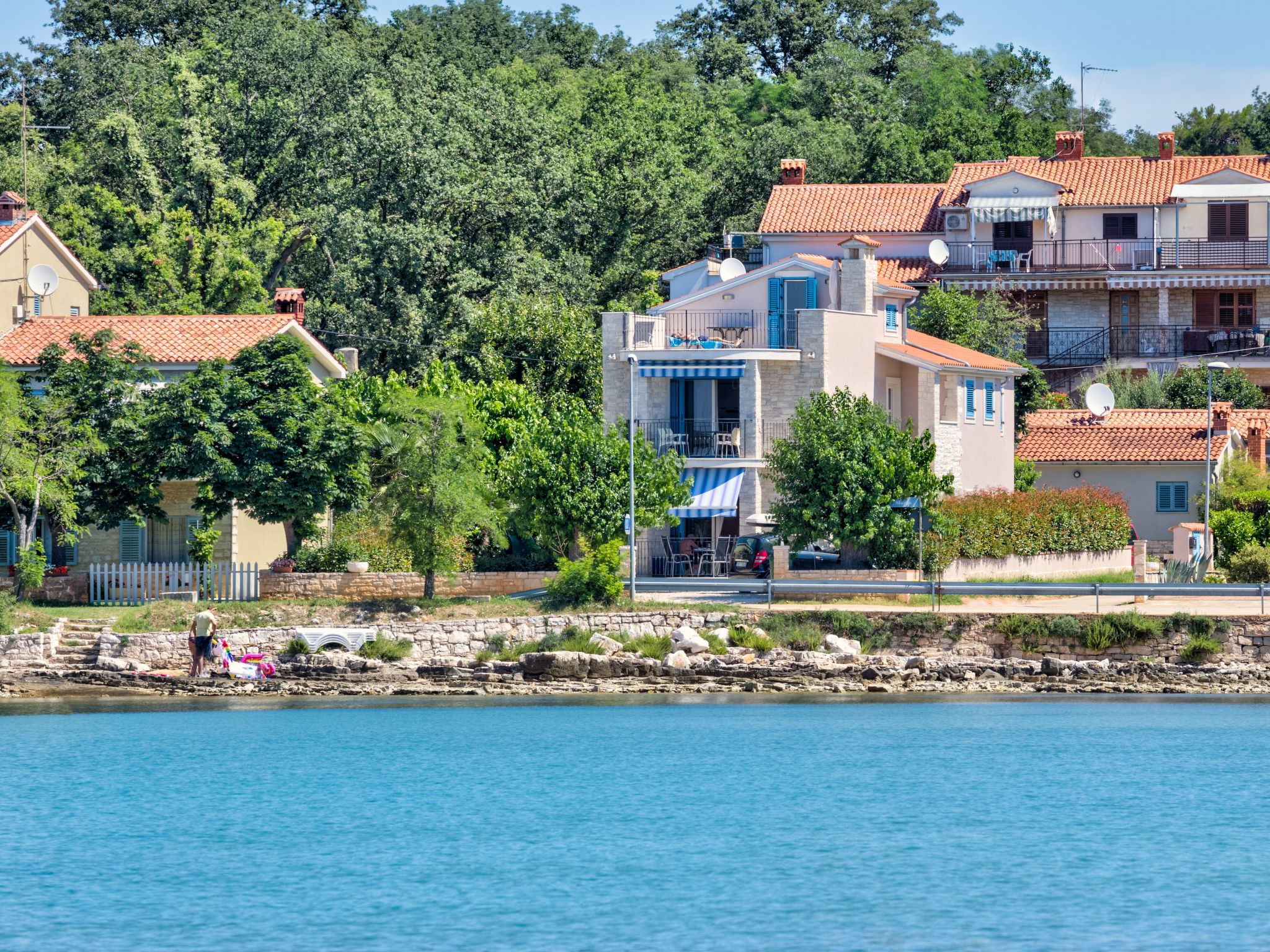 Moderne Ferienwohnung mit Balkon direkt am Strand