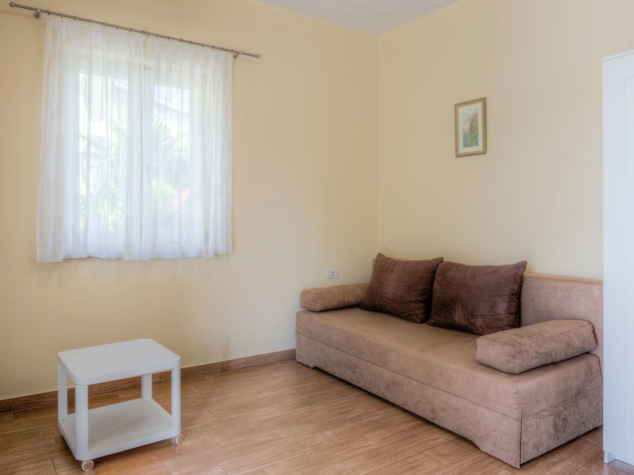 Moderne Ferienwohnung mit Balkon direkt am Strand