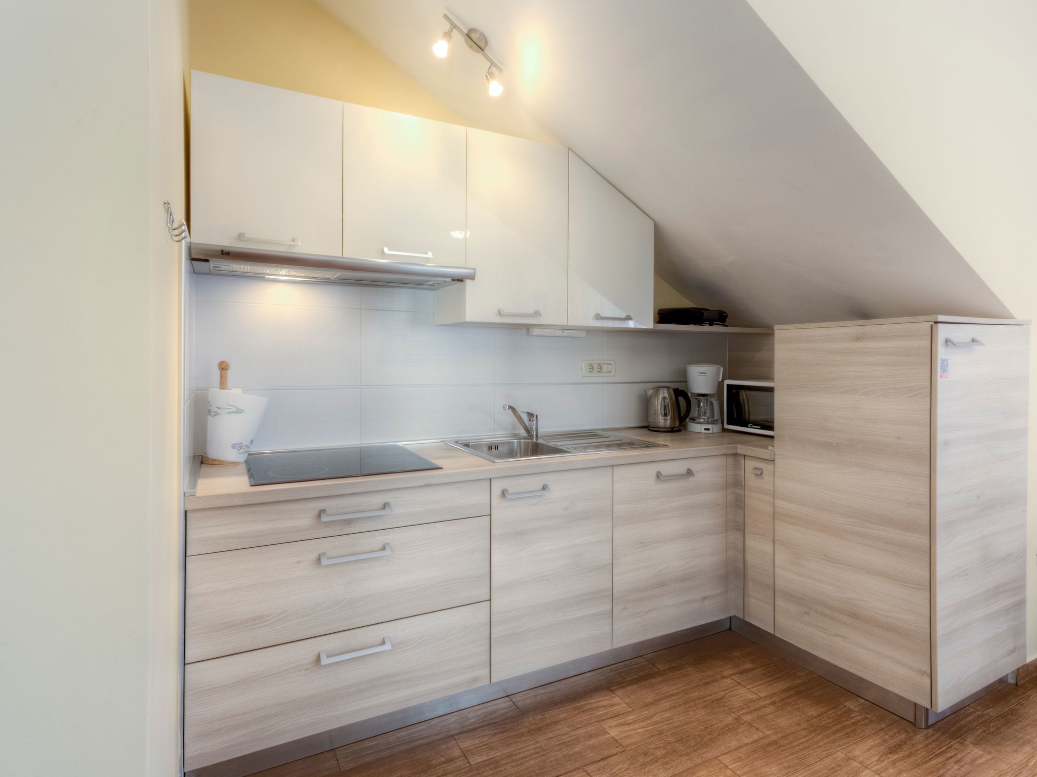 Moderne Ferienwohnung mit Balkon direkt am Strand-Image-tags.info