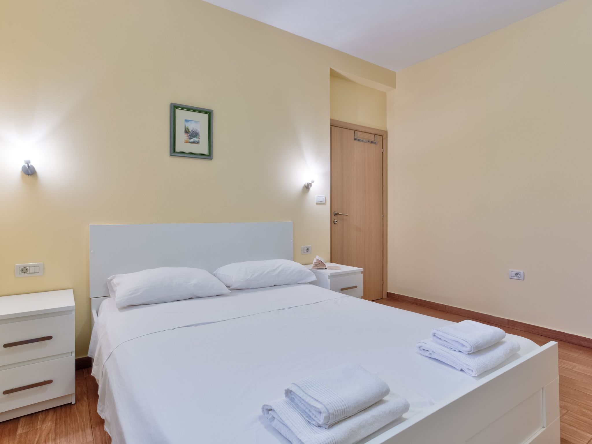 Moderne Ferienwohnung mit Terrasse nah am Strand